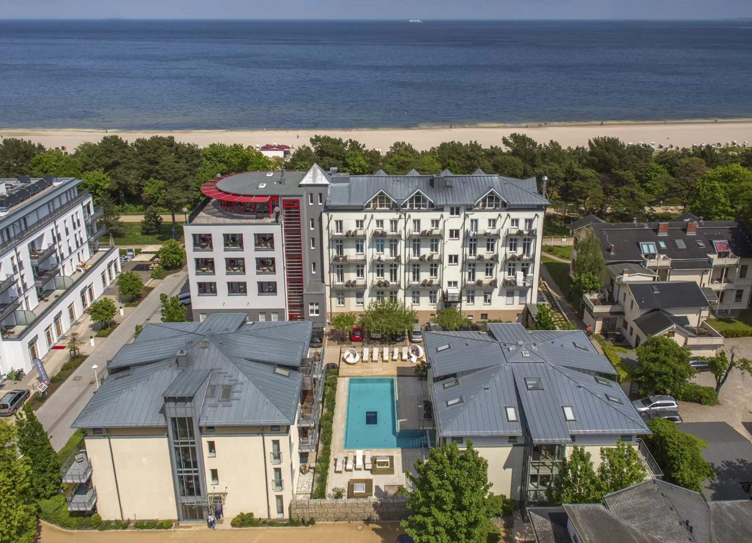 Facade/entrance in Strandhotel Heringsdorf mit Soleaußenpool 30 Grad