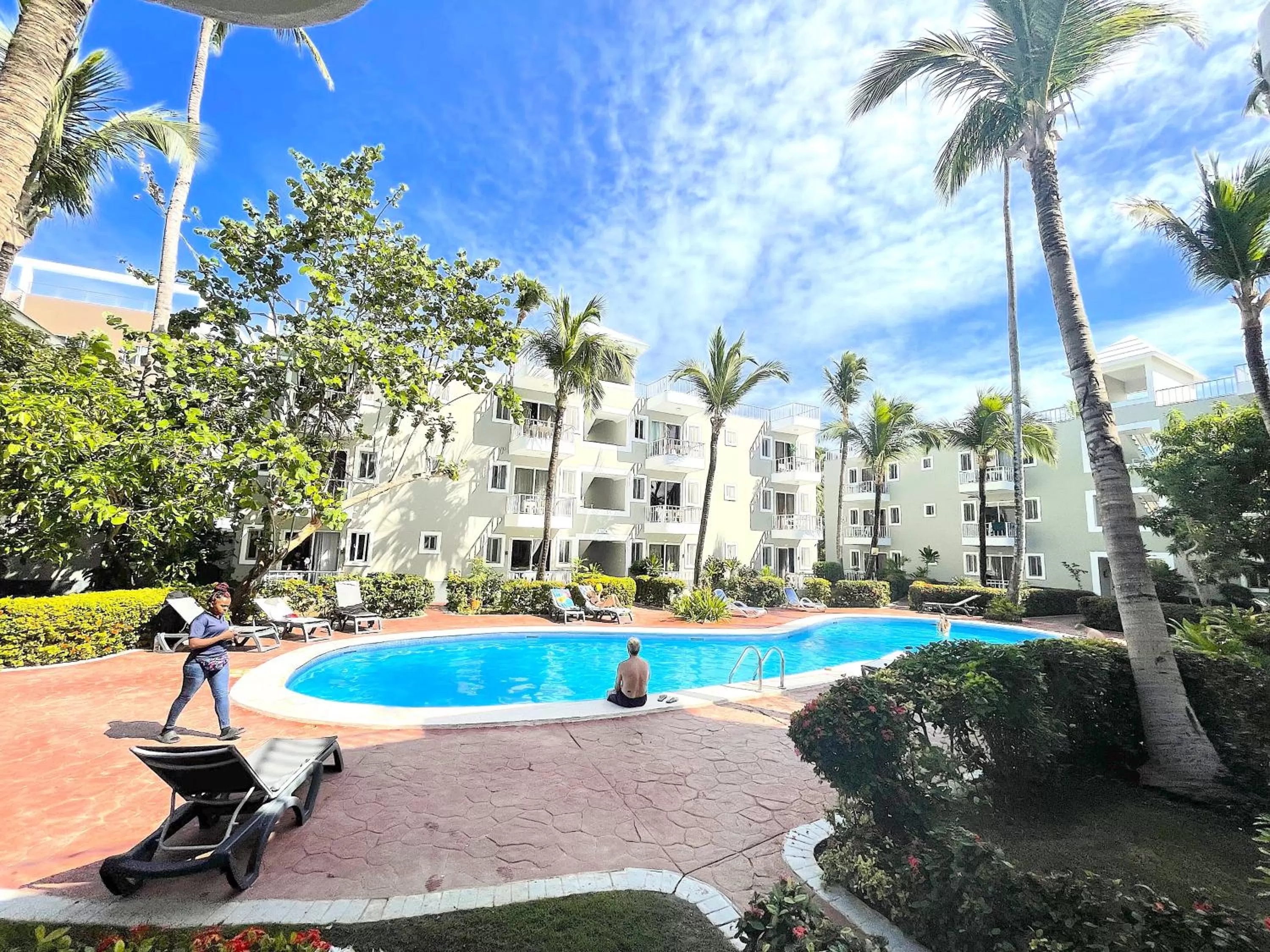 Property building, Swimming Pool in Sol Caribe del MAR BEACH STUDIOS WiFi HOTEL Los Corales Bavaro La Altagracia BEACH CLUB & SPA