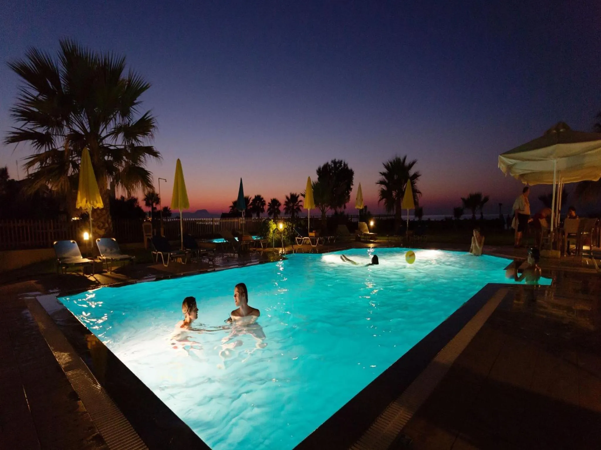 Night in Ilian Beach & Apartments