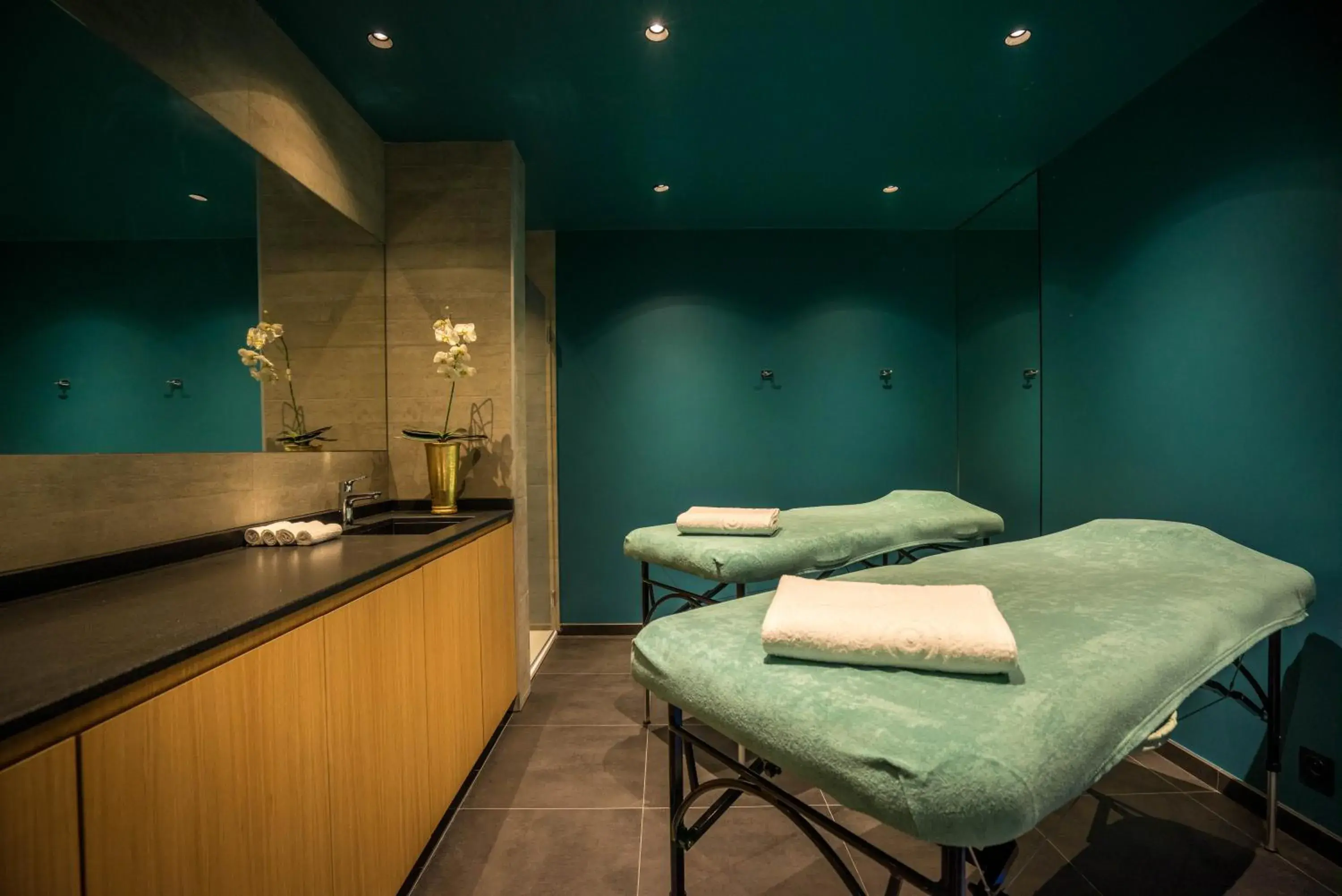 Massage, Spa/Wellness in Best Western Plus Hostellerie Du Vallon