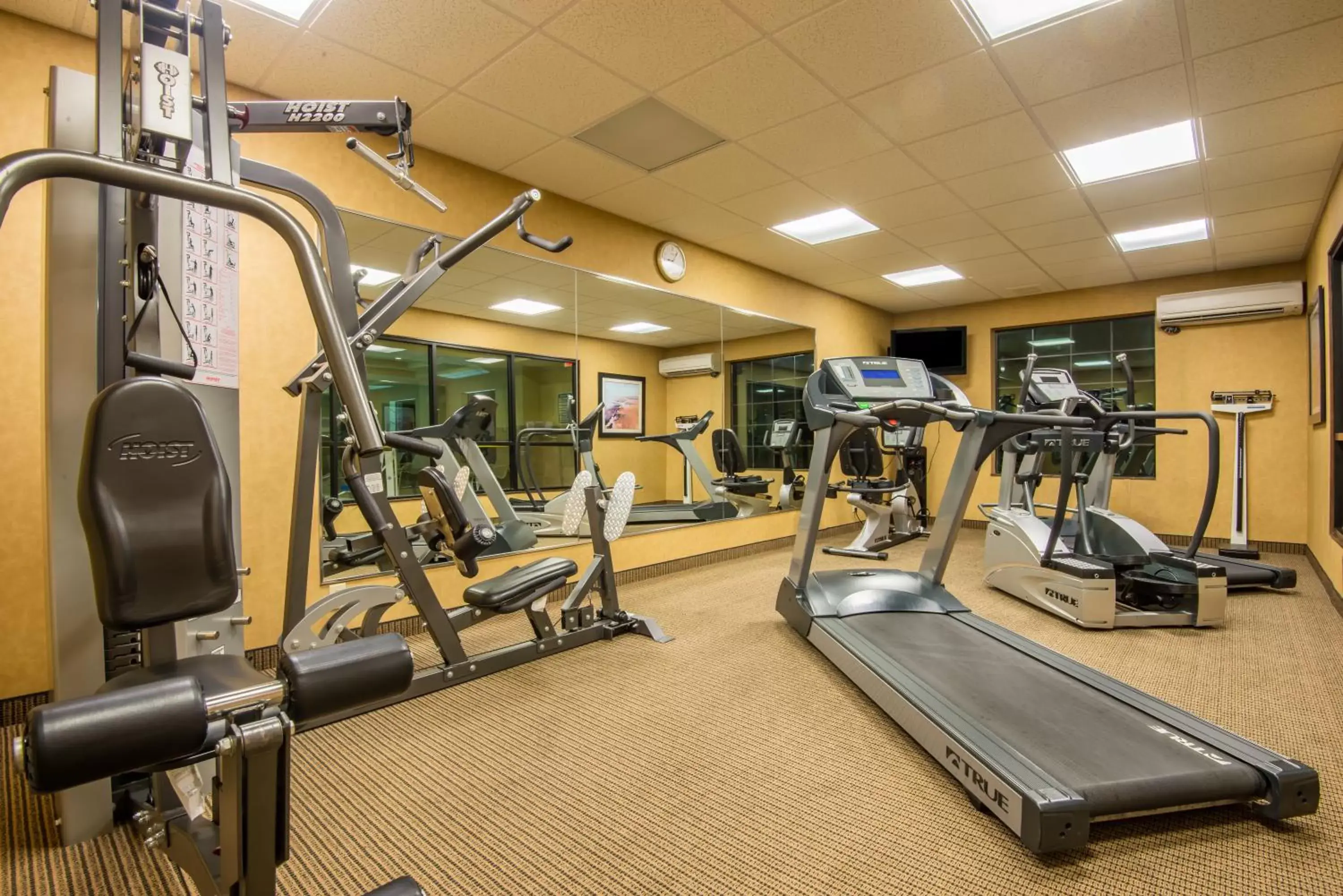 Fitness centre/facilities, Fitness Center/Facilities in Holiday Inn Express & Suites Clovis, an IHG Hotel