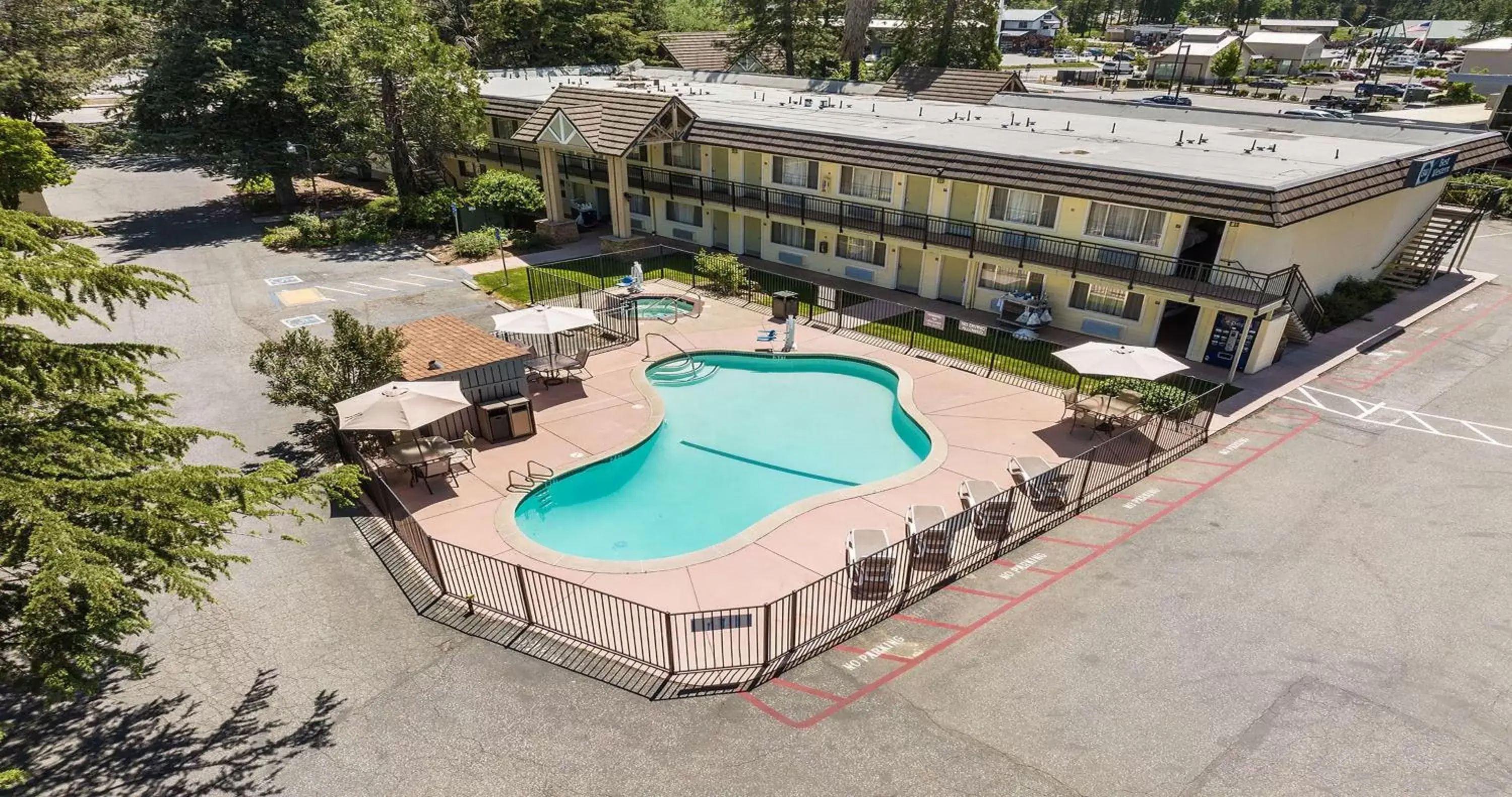 Pool View in Best Western Gold Country Inn