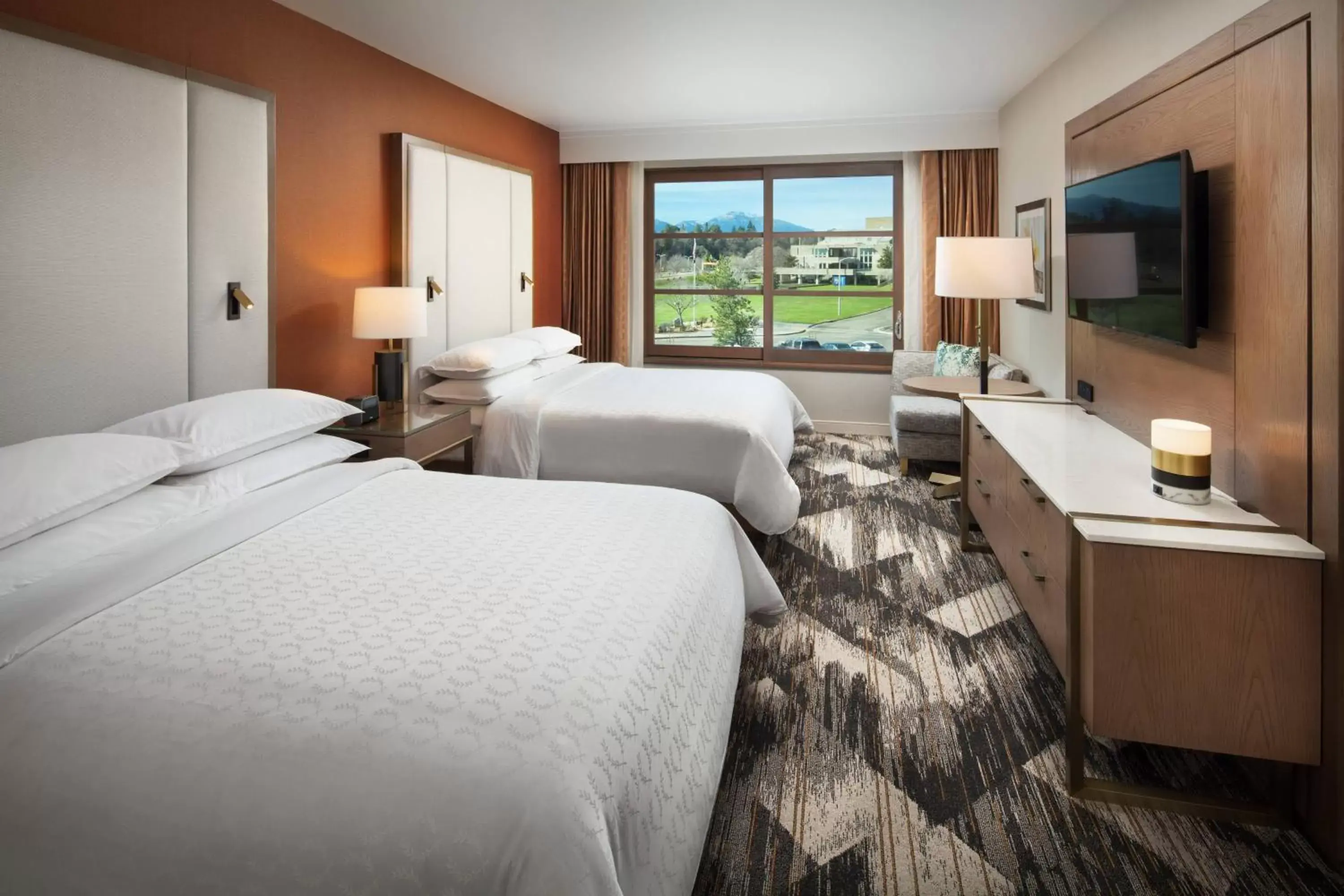 Photo of the whole room in Sheraton Redding Hotel at the Sundial Bridge