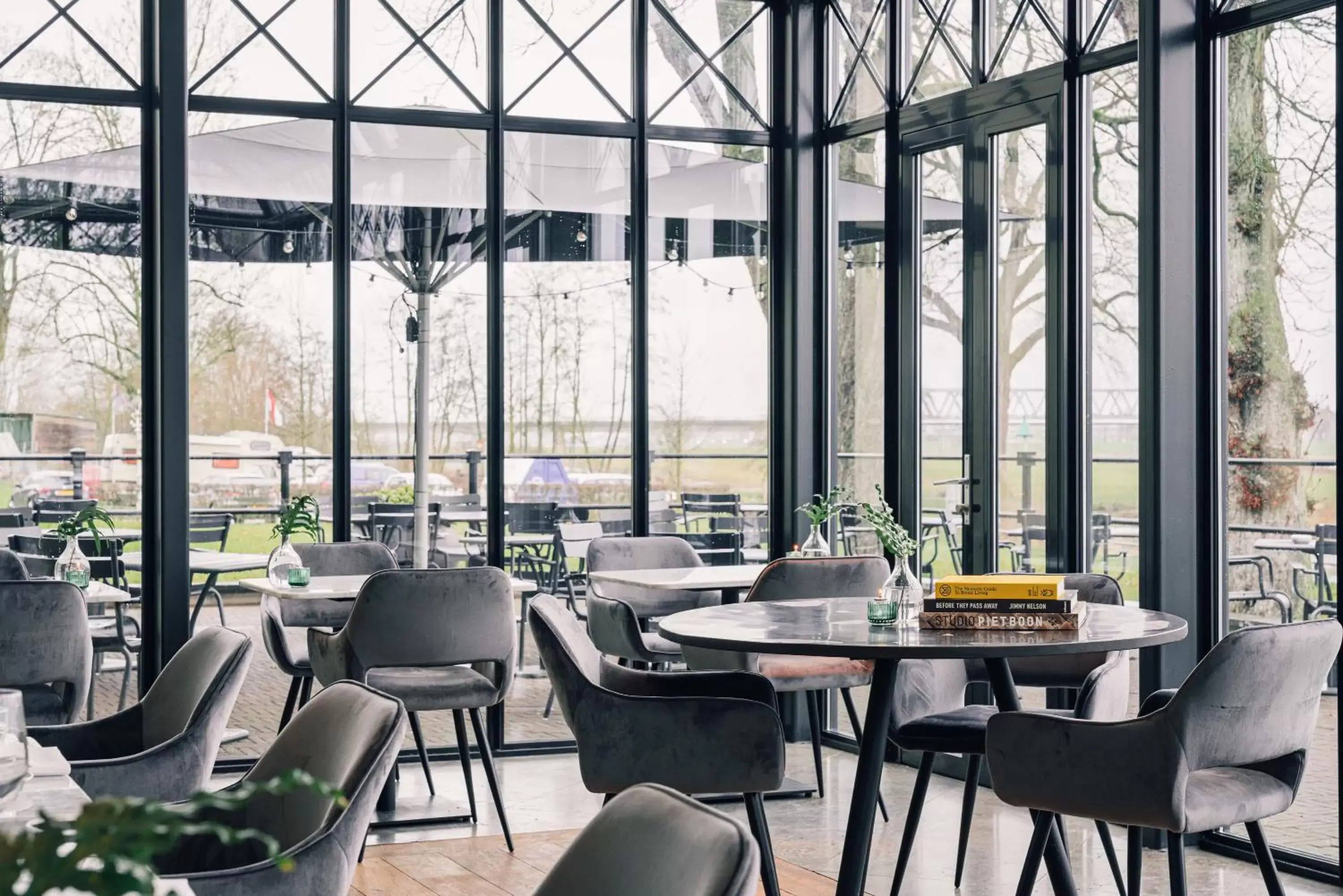 Restaurant/Places to Eat in Pillows Luxury Boutique Hotel aan de IJssel