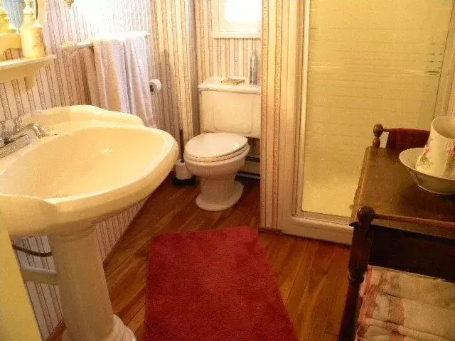 Bathroom in Stouffermill Bed & Breakfast