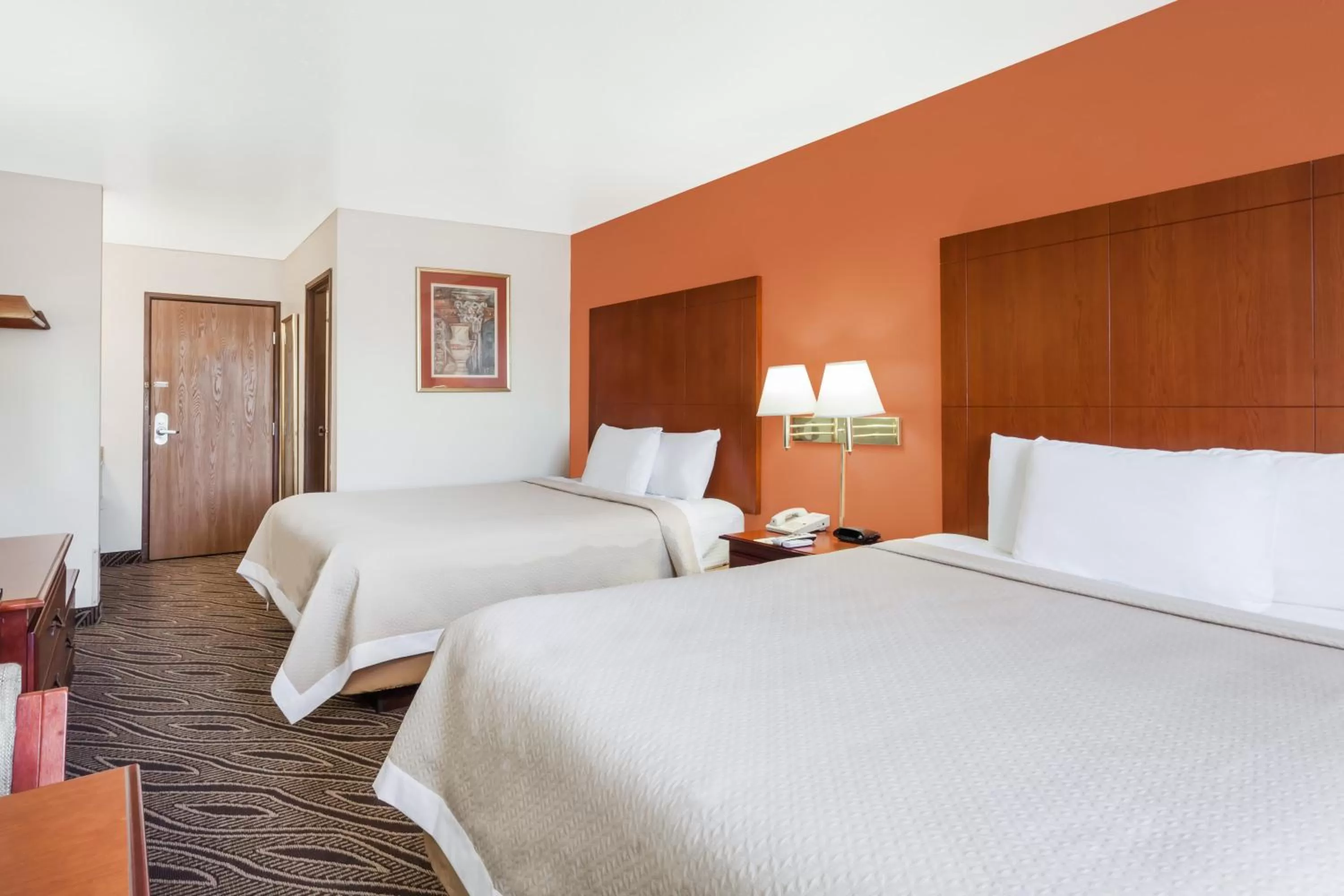 Bed in Days Inn by Wyndham Dyersburg