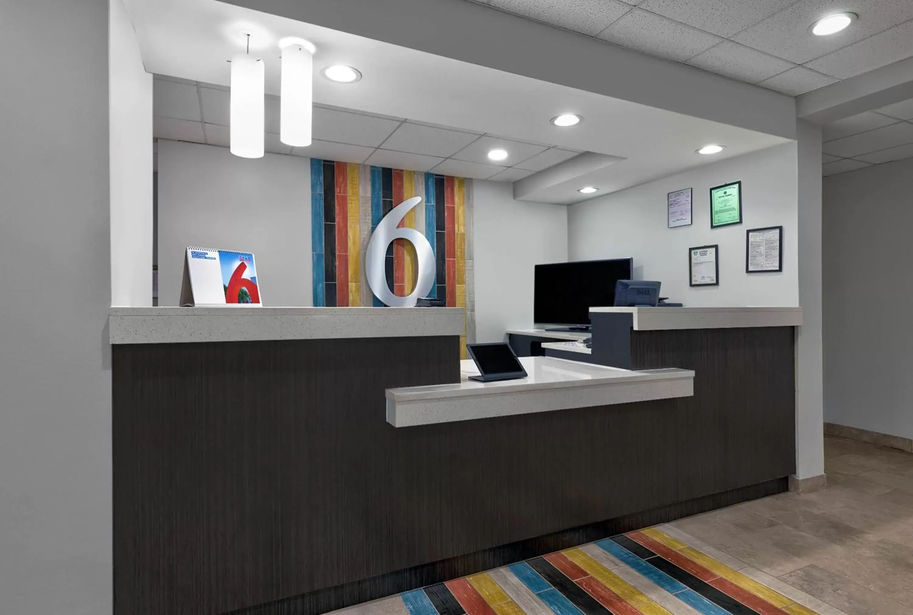 Lobby or reception, TV/Entertainment Center in Motel 6 Scottsboro, AL Hwy 72