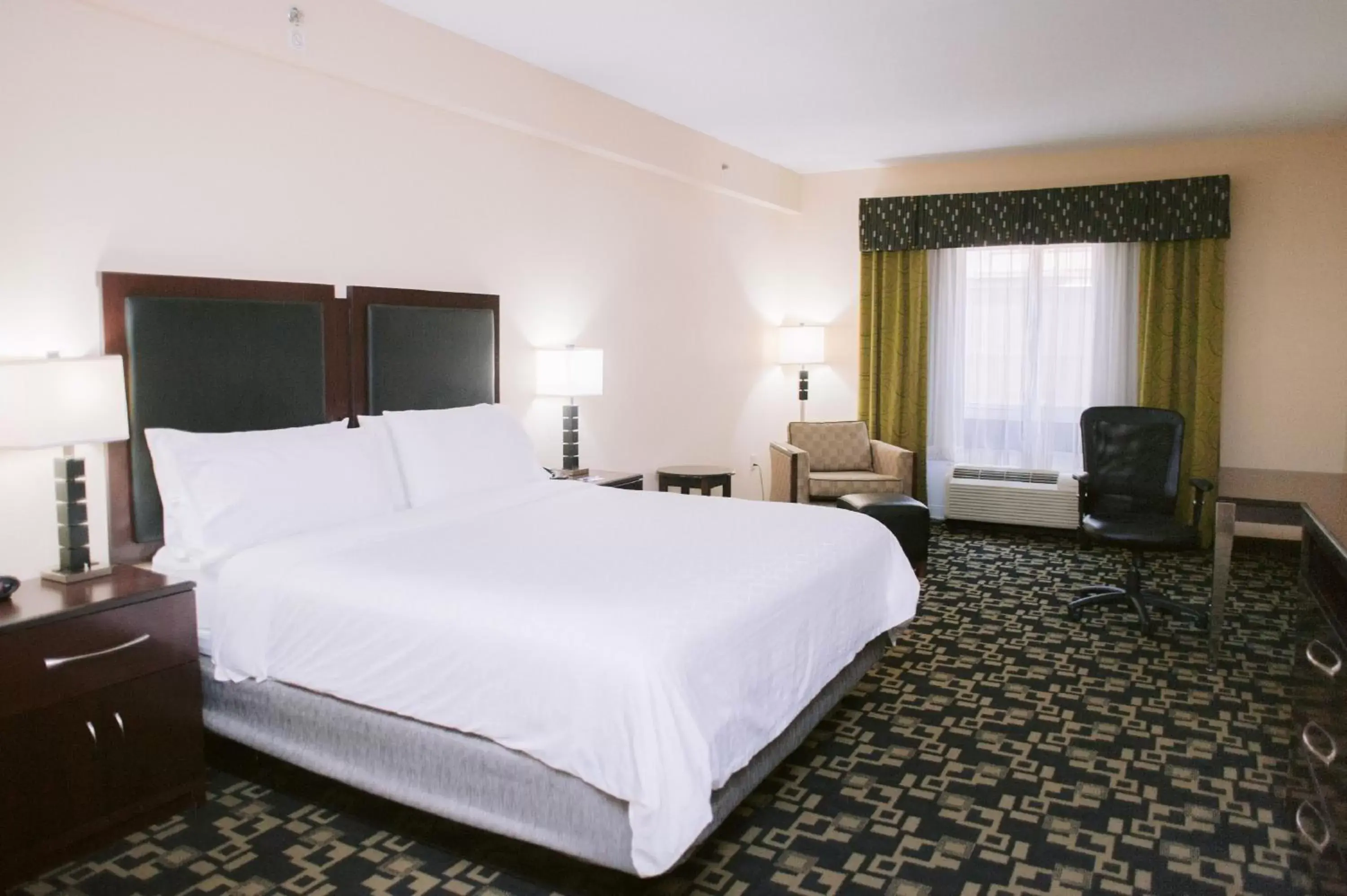 Photo of the whole room, Bed in Holiday Inn Express Hotel Raleigh Southwest, an IHG Hotel