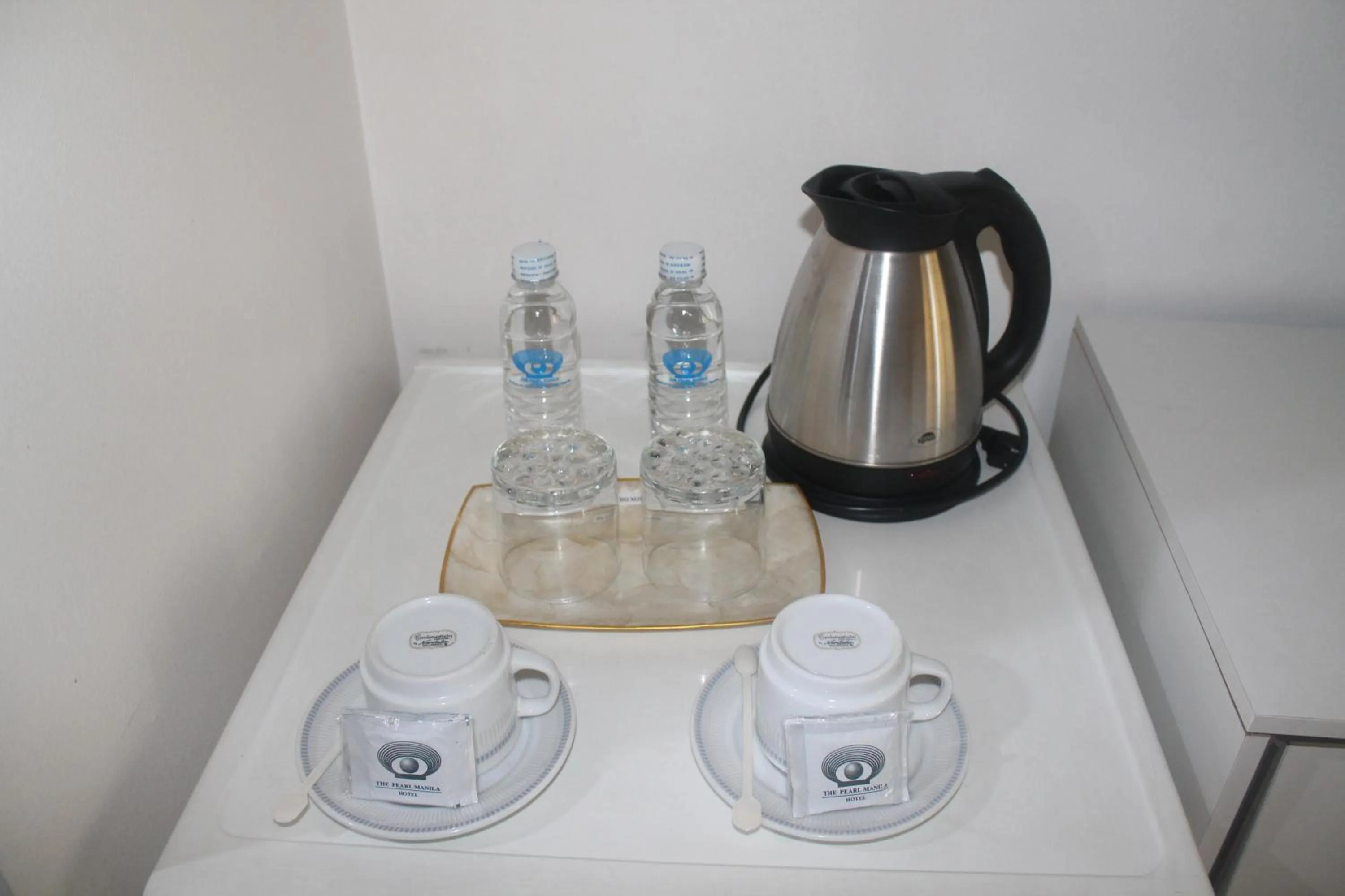 Coffee/tea facilities in Pearl Manila Hotel