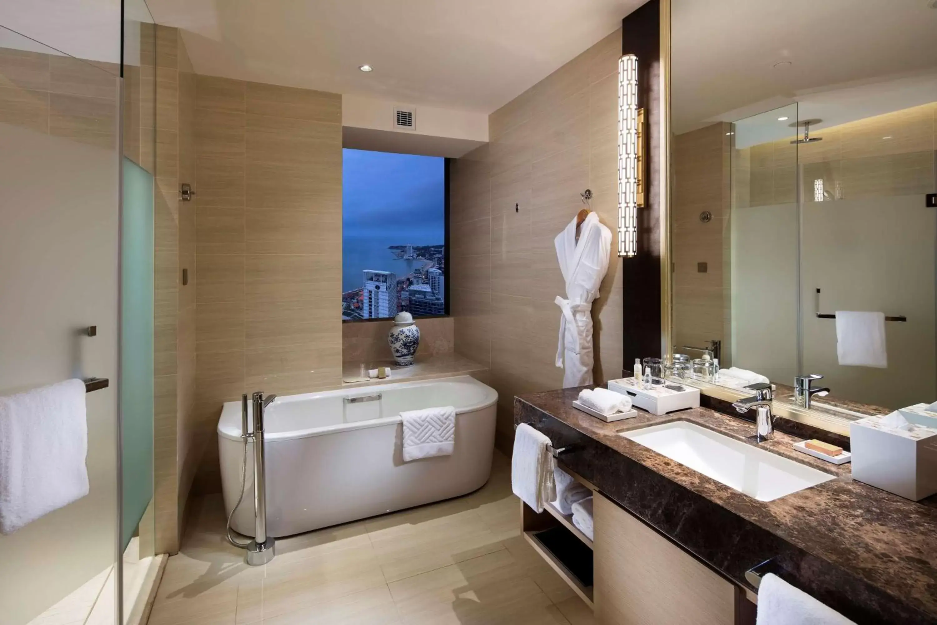 Bathroom in Hilton Yantai
