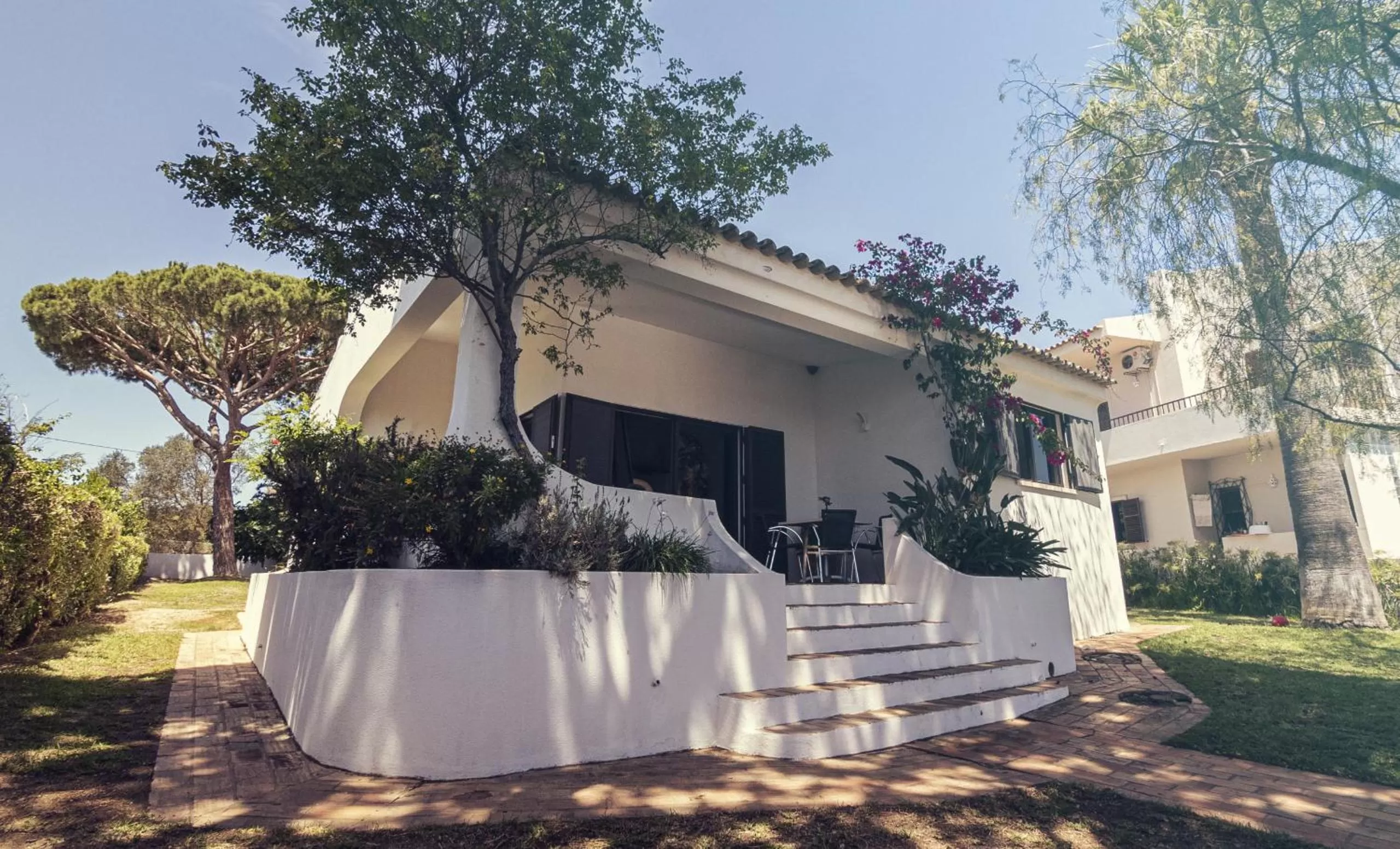 Pine House - Faro Airport, Beach and City Center