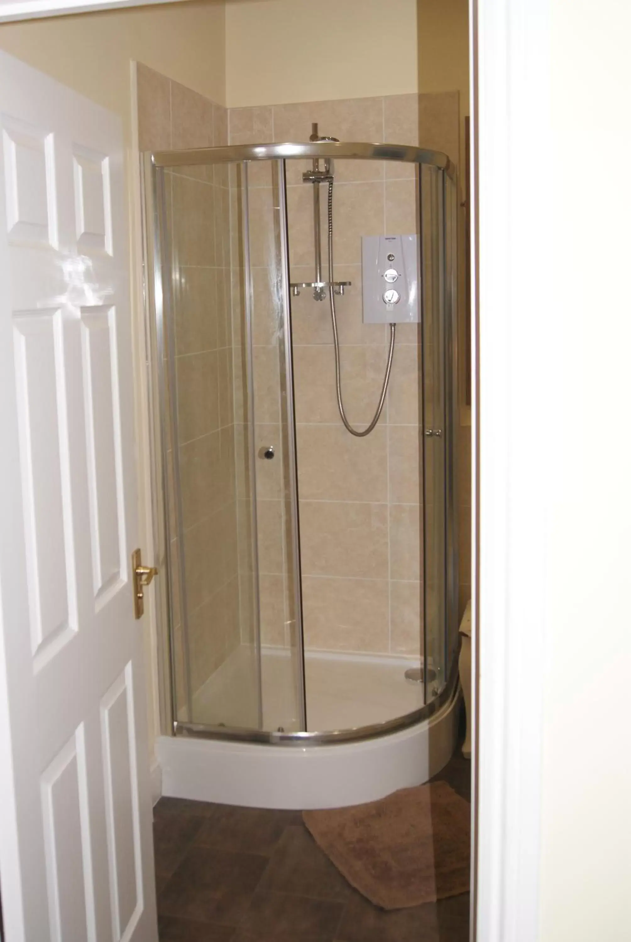 Shower, Bathroom in Admiral MacBride
