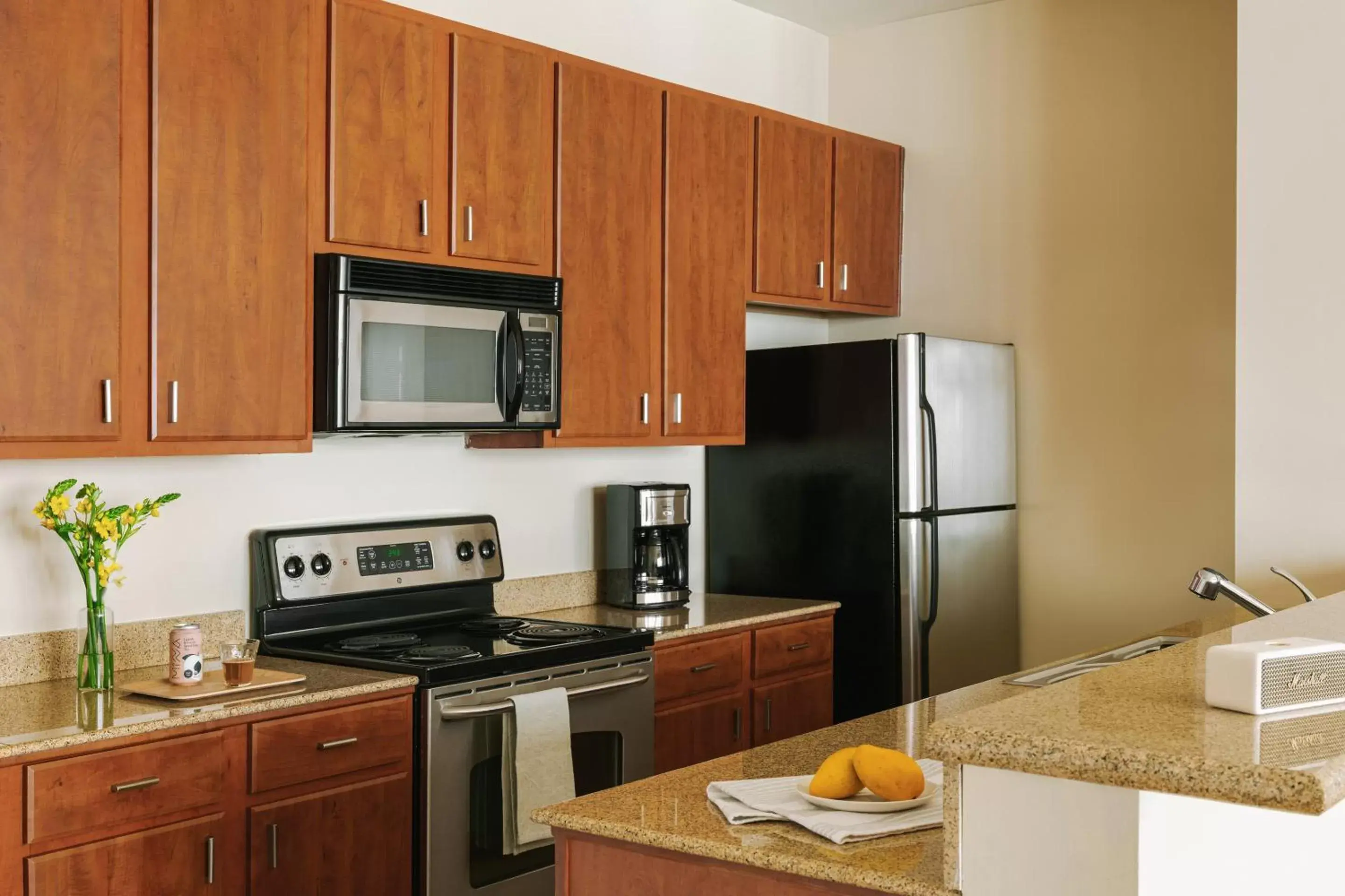 kitchen, Kitchen/Kitchenette in Sonder at Duncan Plaza