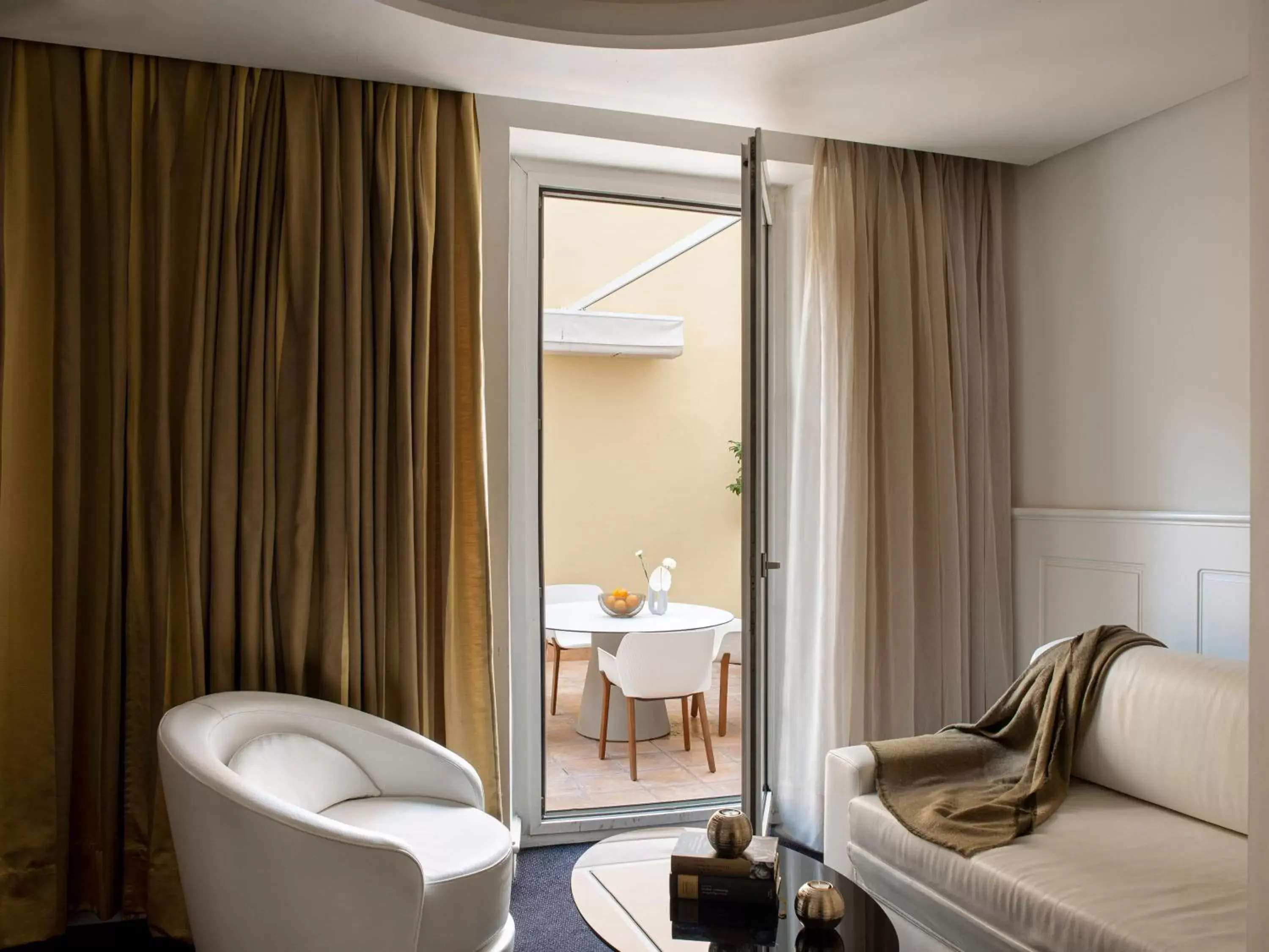 Two-Bedroom Red Level Suite with Patio in Hotel Colón Gran Meliá - The Leading Hotels of the World Two-Bedroom Red Level Suite with Patio in Hotel Colón Gran Meliá - The Leading Hotels of the World