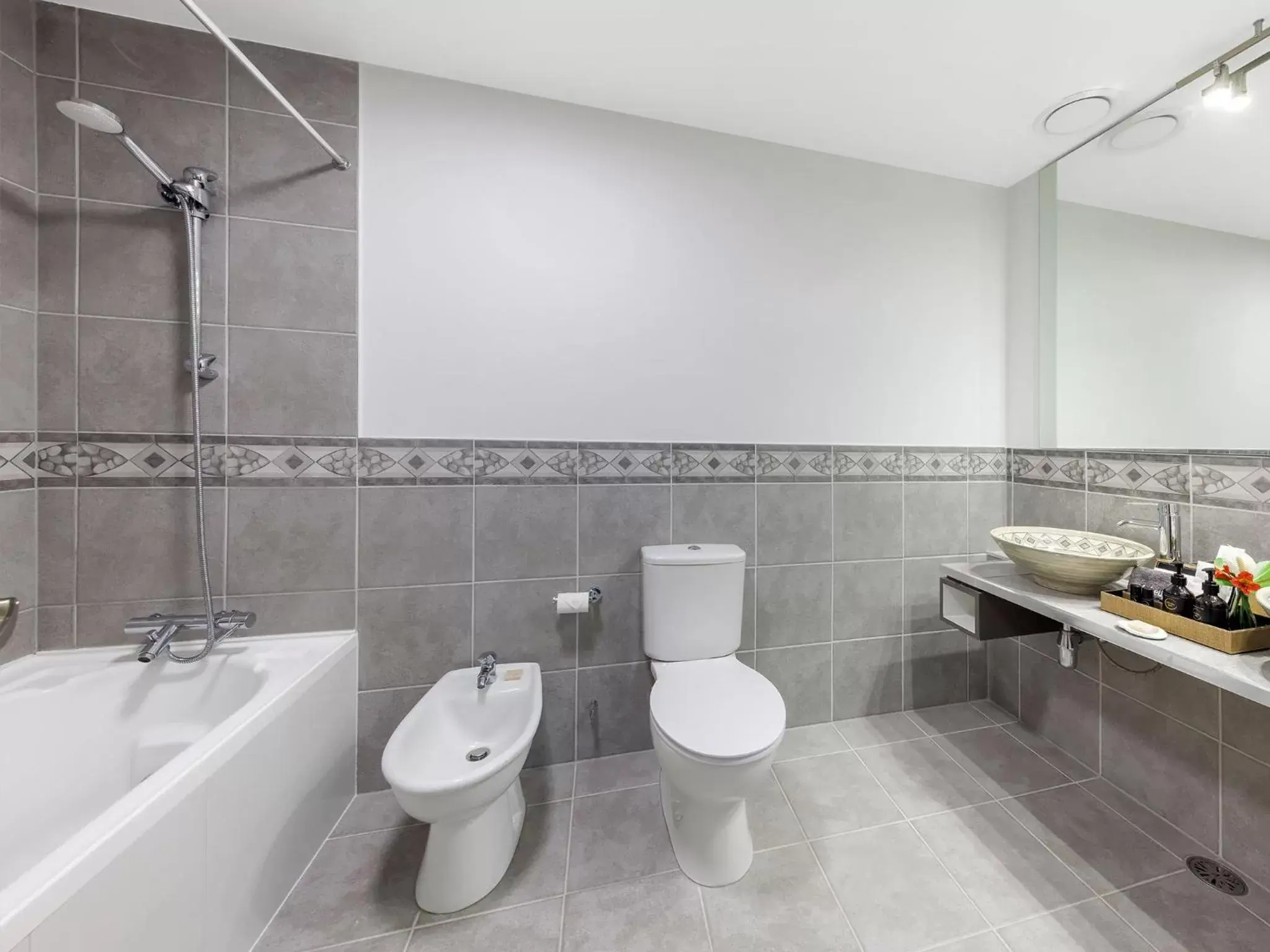 Bathroom in JetPark Auckland Airport Hotel