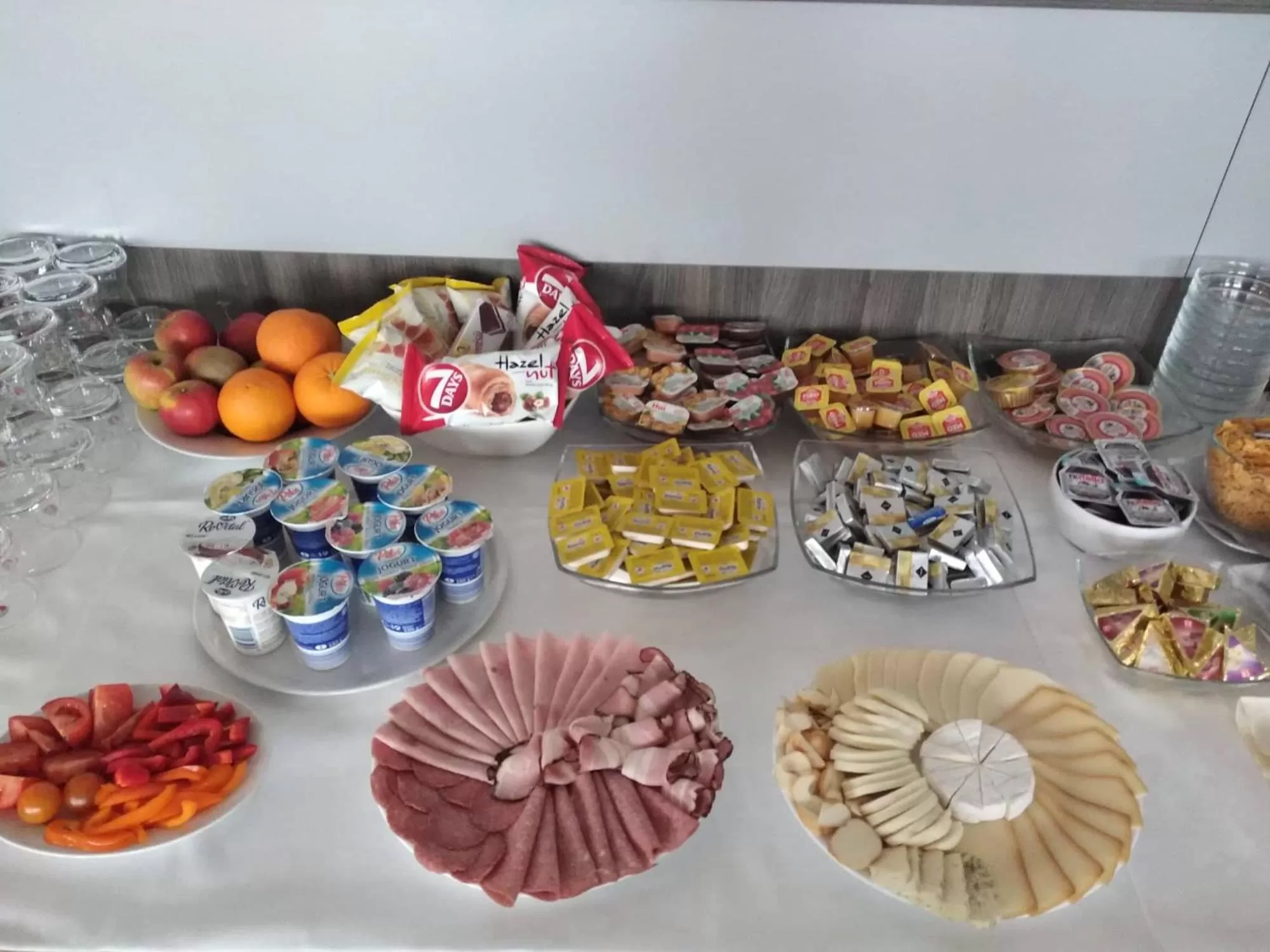 Restaurant/places to eat in Hotel Monde