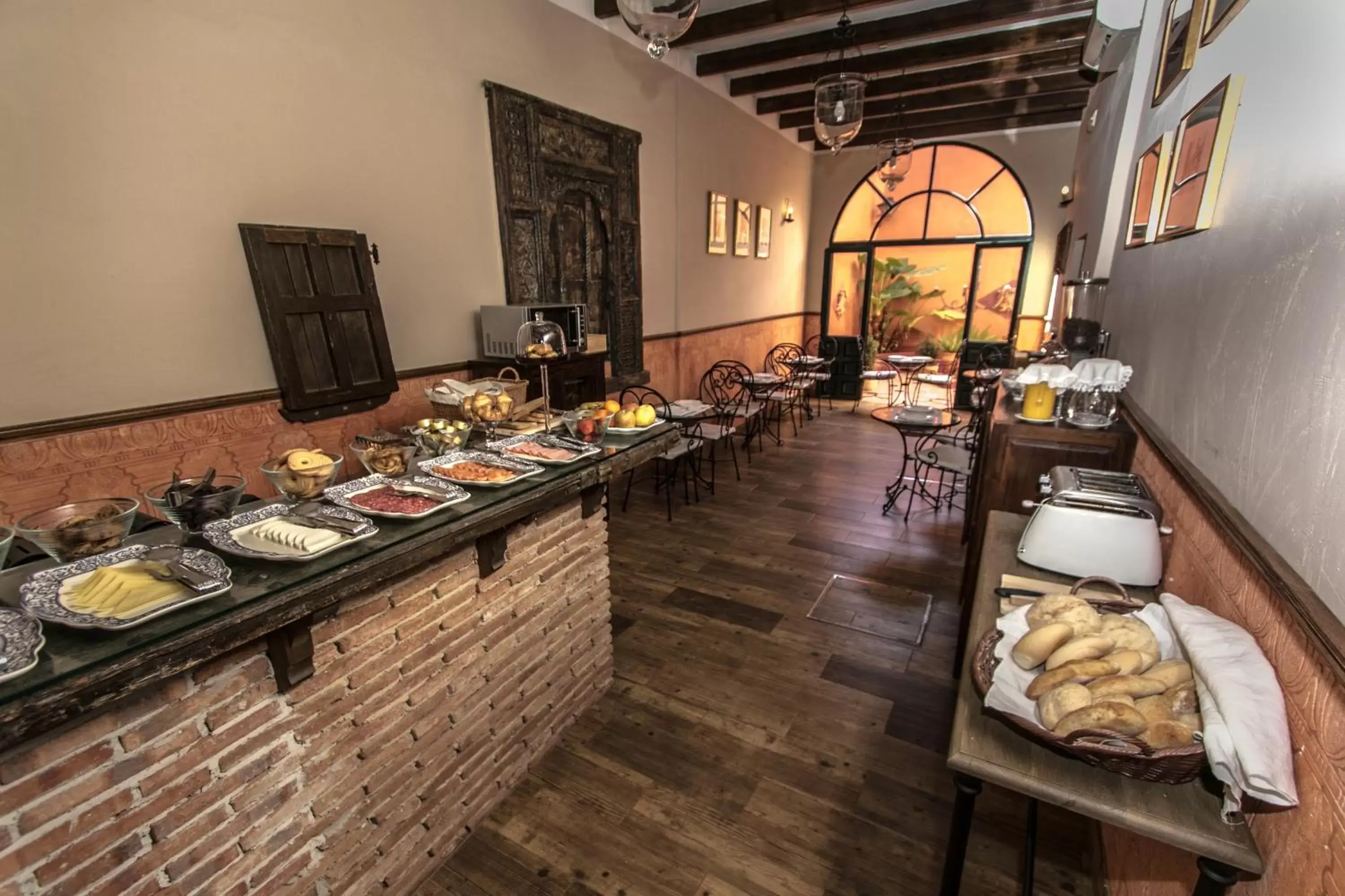 Food, Restaurant/Places to Eat in El Rincón de las Descalzas