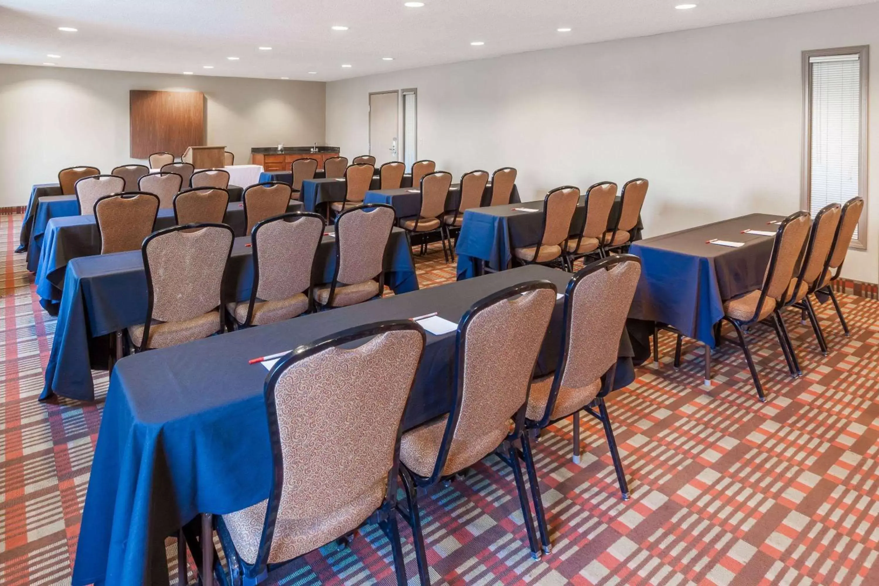 Meeting/conference room in Wingate by Wyndham Canton-Hall of Fame