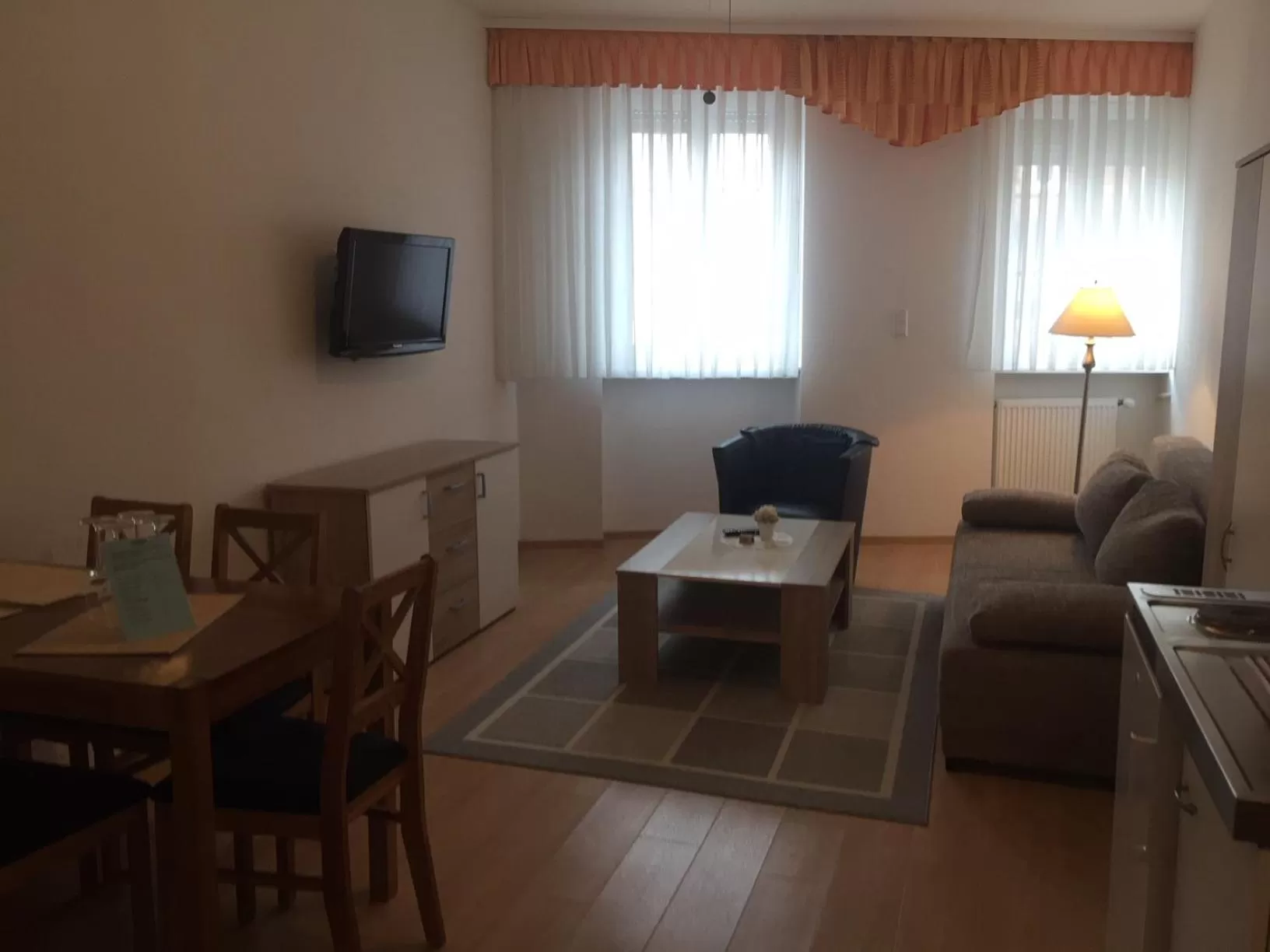 Living room in Hotel Rose Heidelberg inklusive Frühstück, Saunanutzung und Parkplätze nach Verfügbarkeit