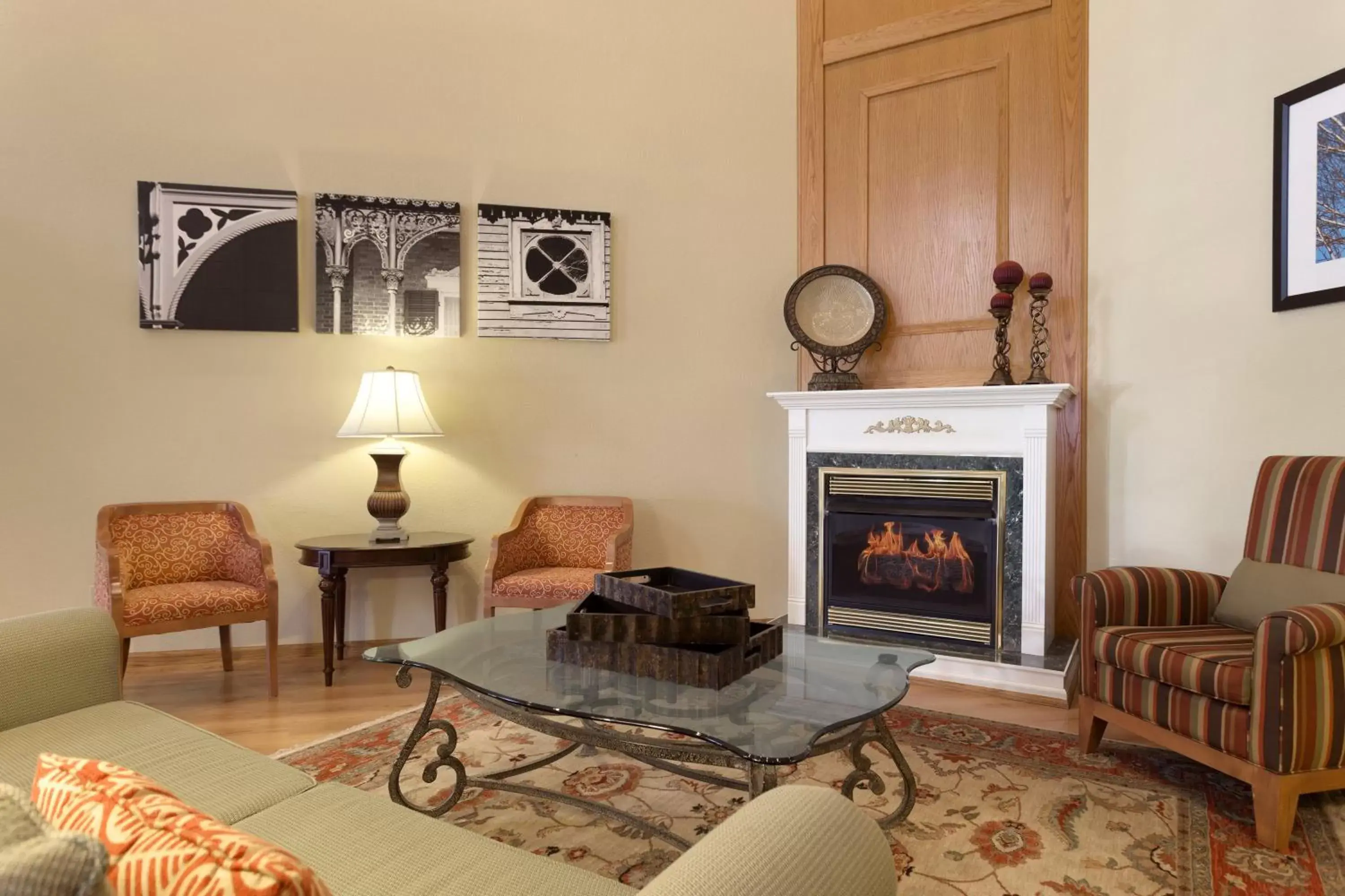 Lobby or reception, Seating Area in Country Inn & Suites by Radisson, Nevada, MO