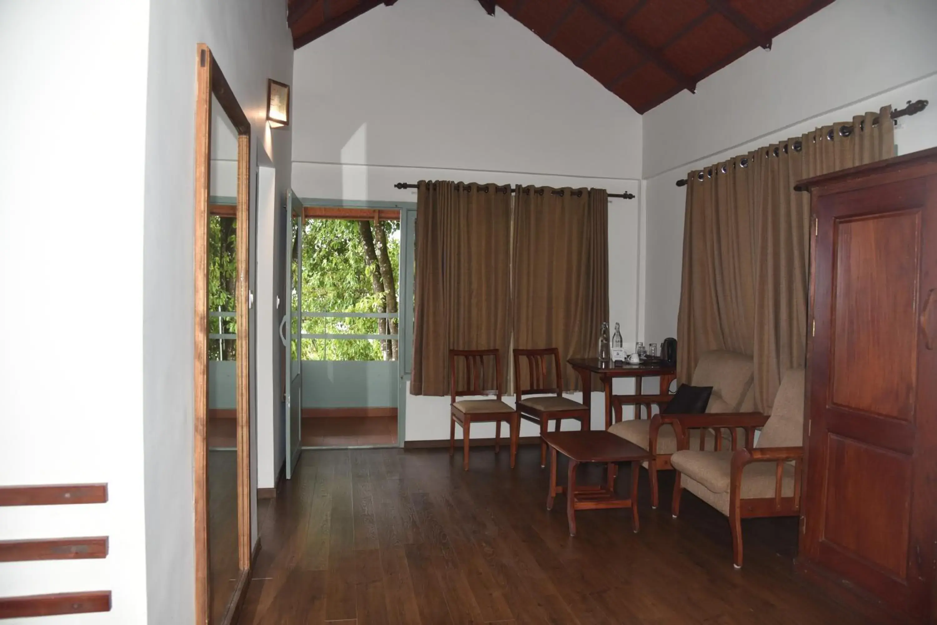 Dining Area in Blackberry Hills Retreat And Spa