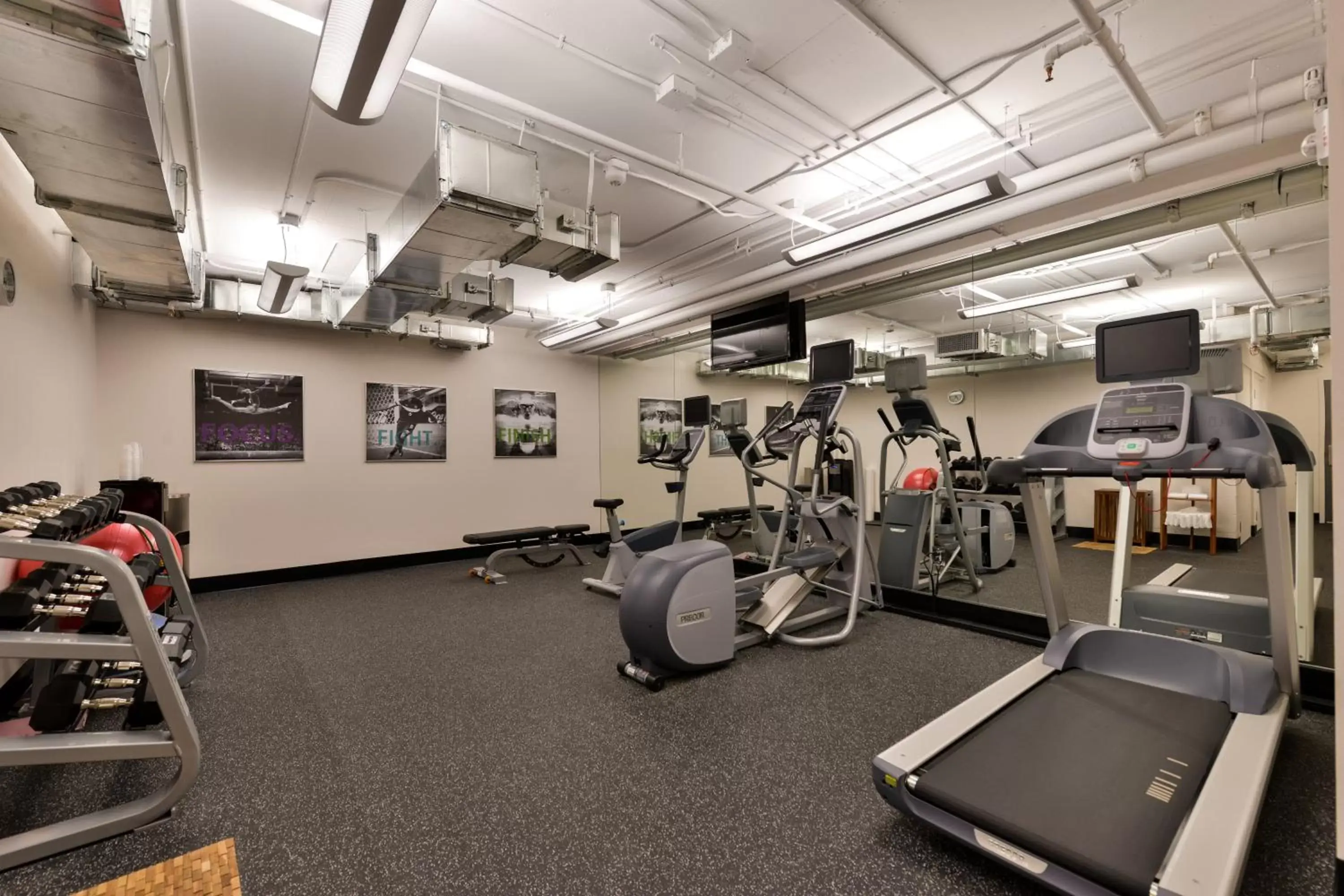 Spa and wellness centre/facilities, Fitness Center/Facilities in Holiday Inn Express & Suites San Diego - Mission Valley, an IHG Hotel