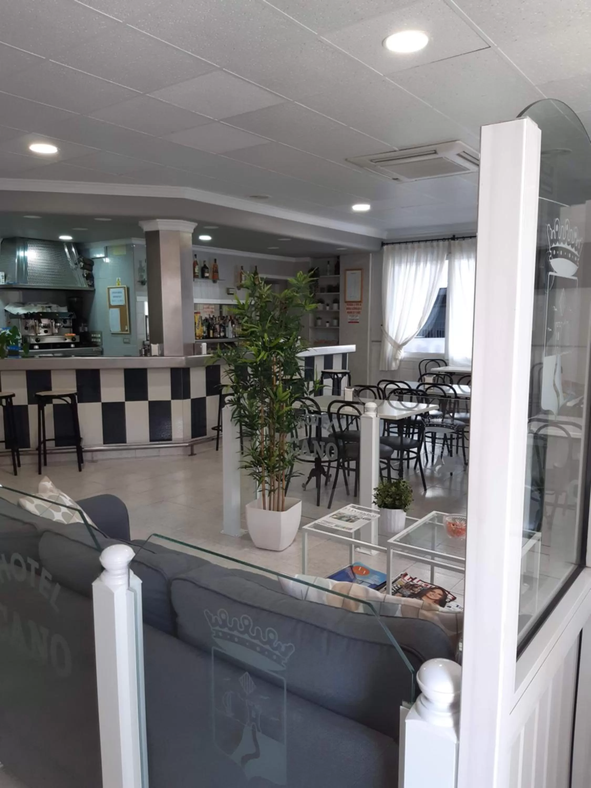 Communal lounge/ TV room in Hotel Cano