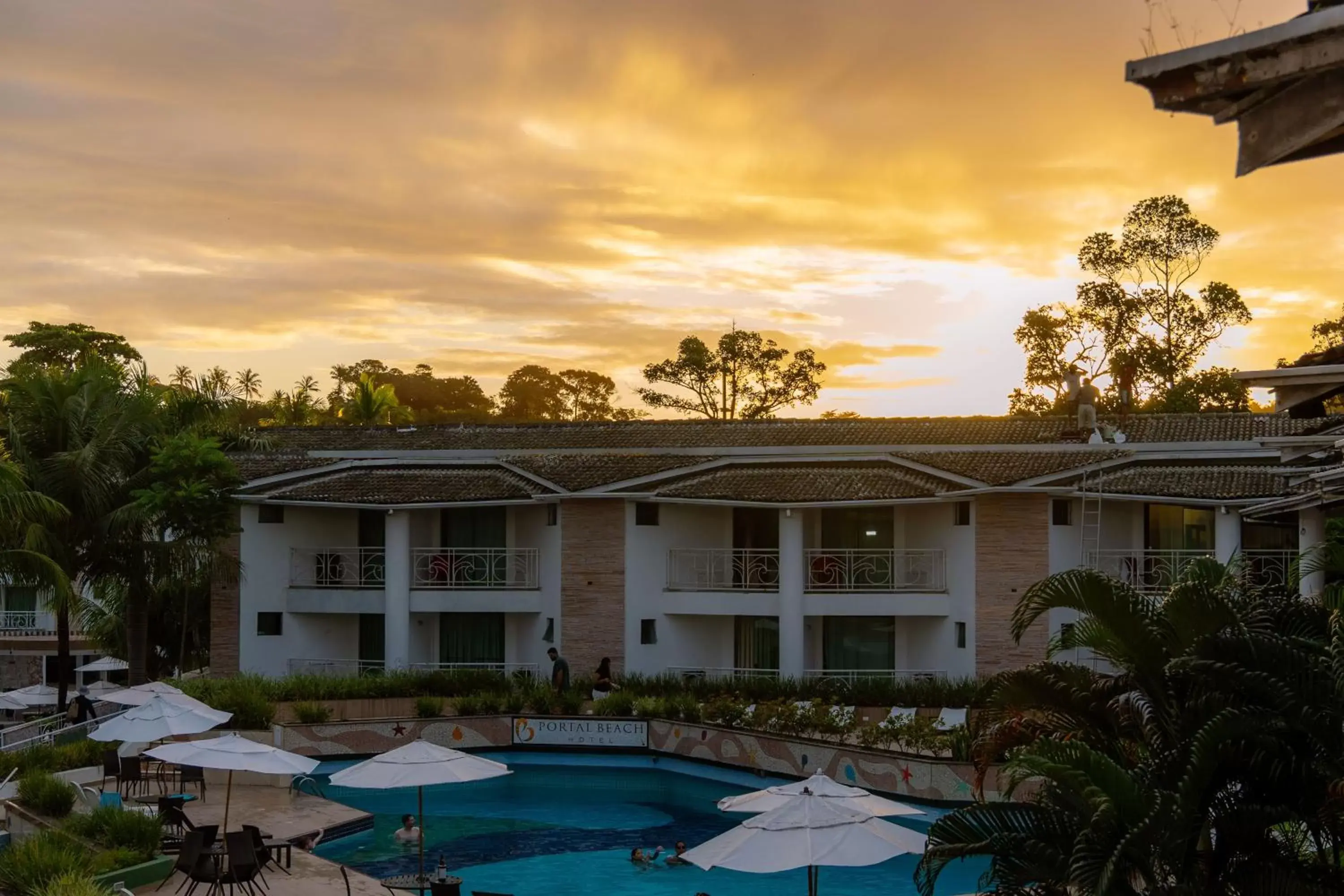 Swimming Pool in Portal Beach - Rede Soberano