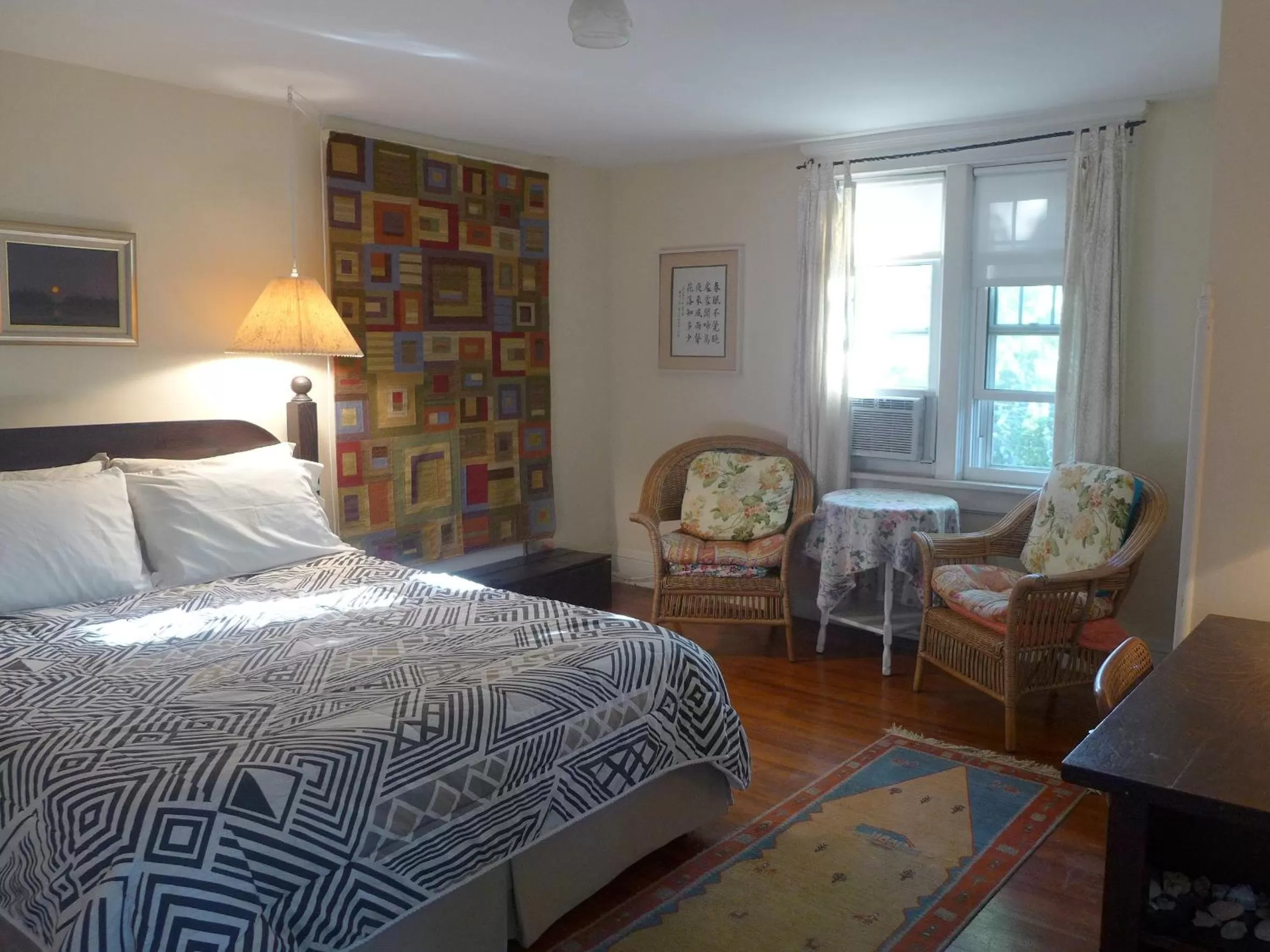 Queen Room with Shared Bathroom in Morning Glory B&B Woodstock NY