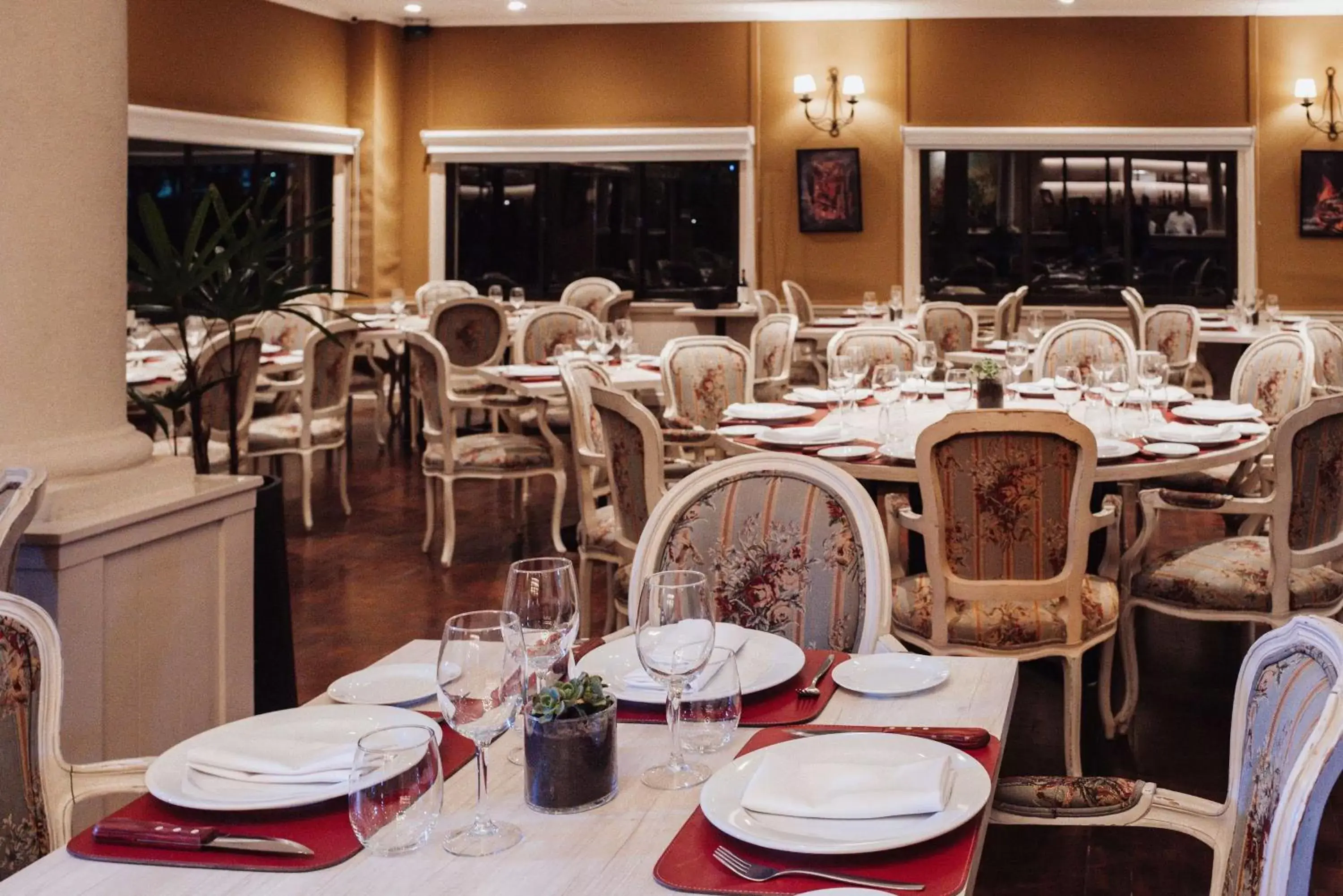 Restaurant/places to eat in Hilton Pilar Restaurant/places to eat in Hilton Pilar