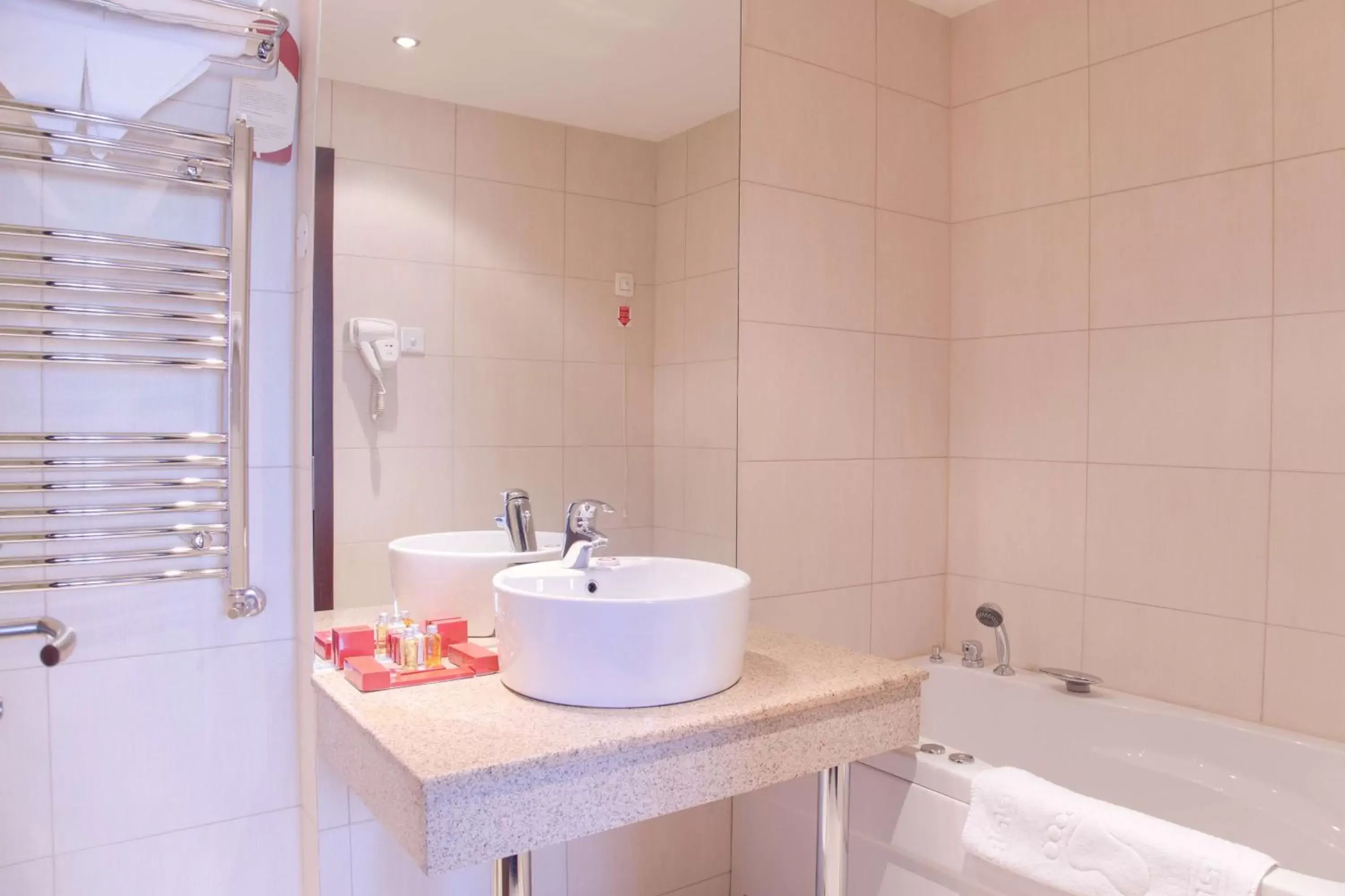 Bathroom in Metropolitan Hotel Sofia, a member of Radisson Individuals