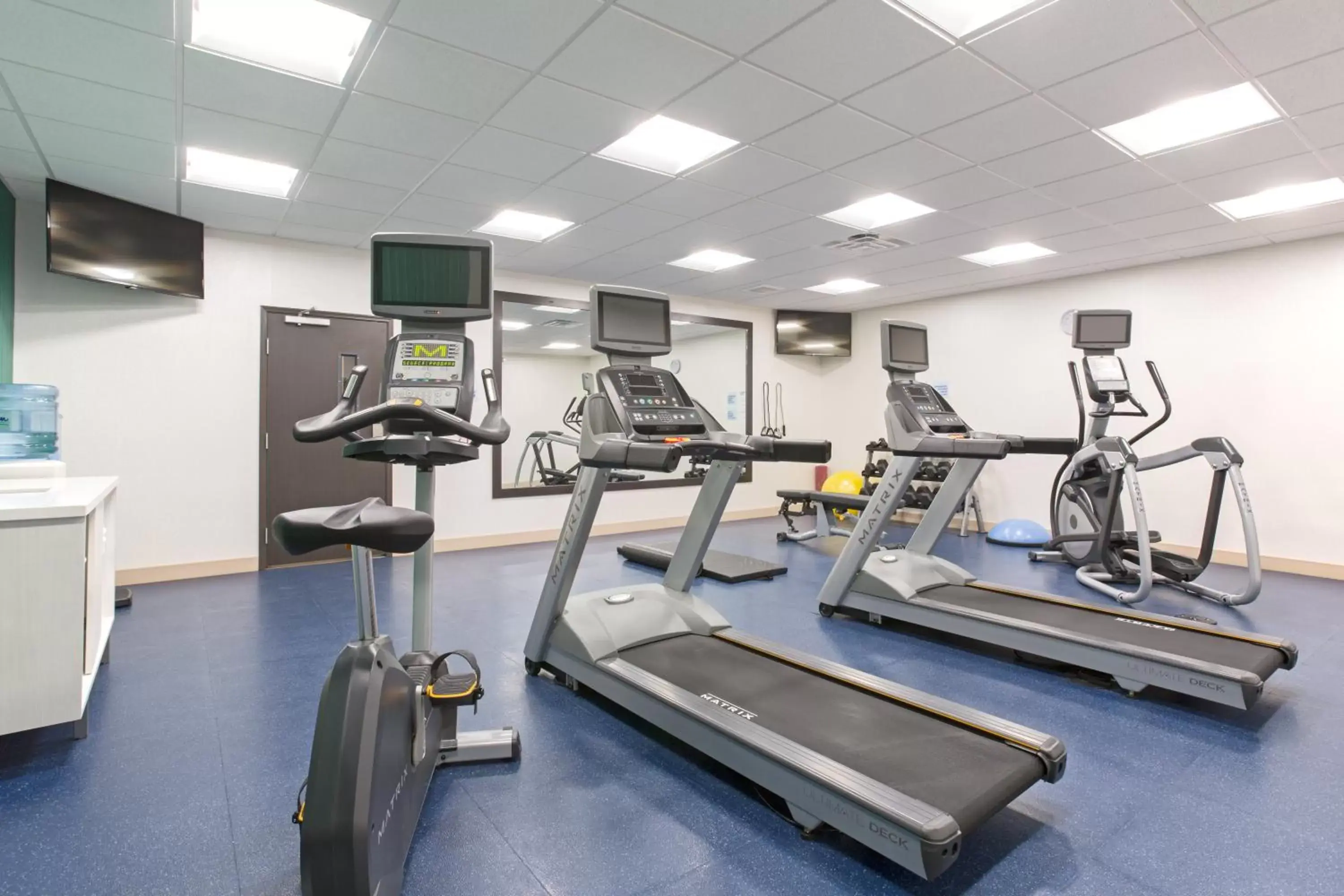 Fitness centre/facilities, Fitness Center/Facilities in Holiday Inn Express & Suites Lincoln I - 80, an IHG Hotel