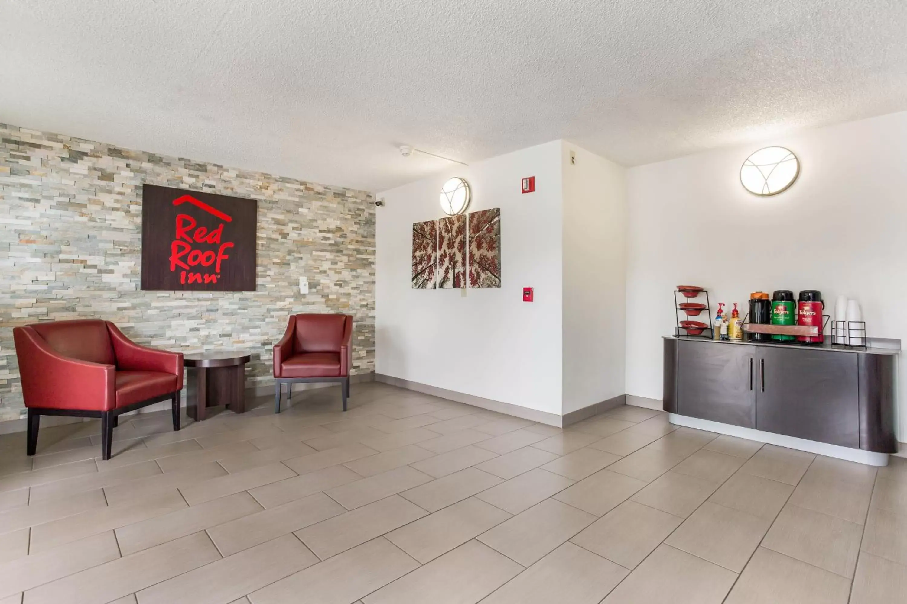Lobby or reception in Red Roof Inn Monteagle - I-24 Lobby or reception in Red Roof Inn Monteagle - I-24