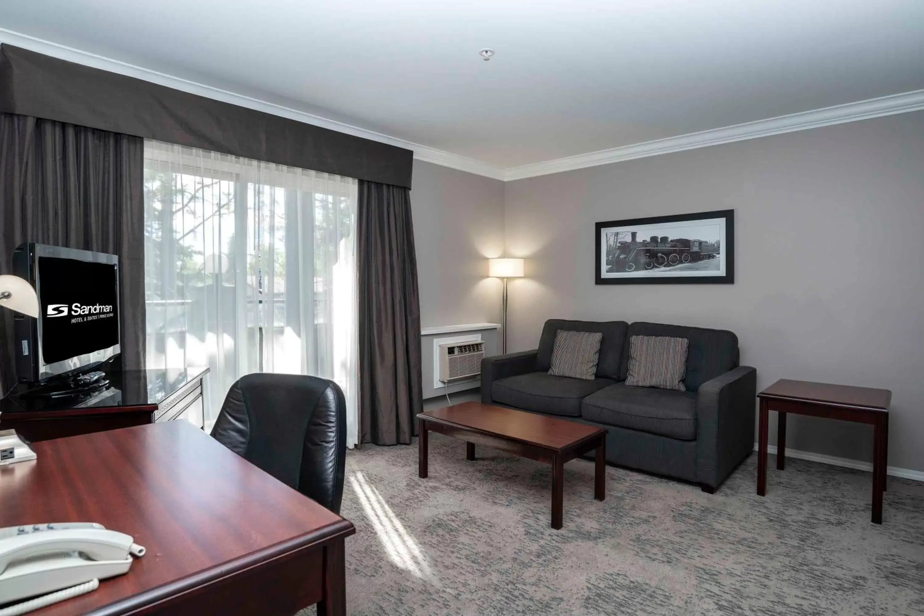 Living room, Seating Area in Sandman Hotel & Suites Prince George