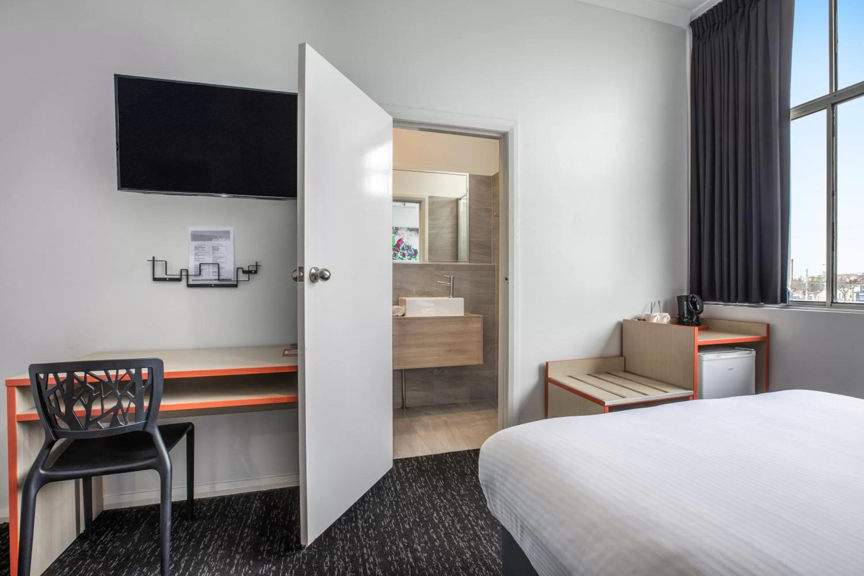 TV and multimedia, Bed in Nightcap at Ashley Hotel