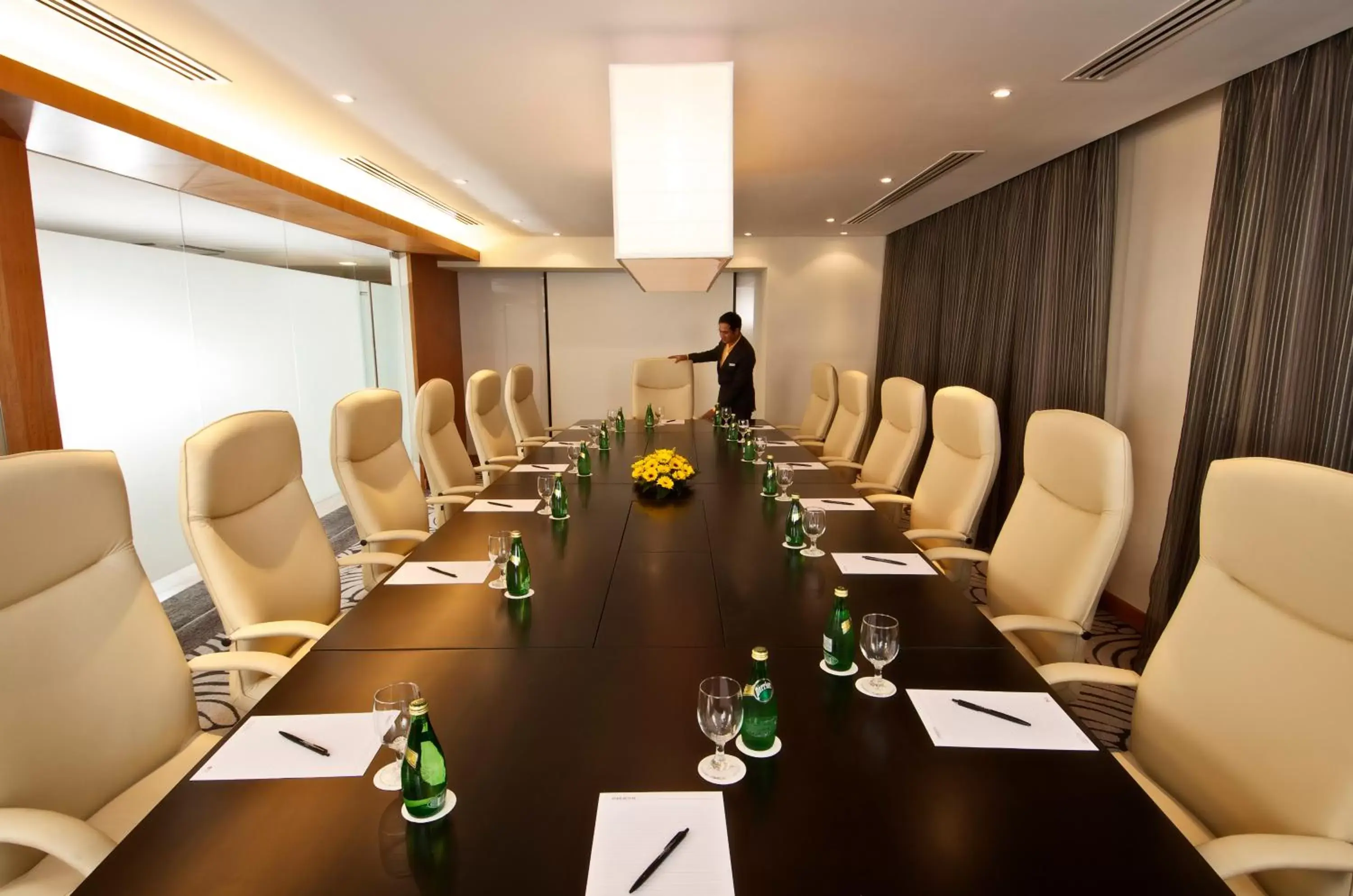 Banquet/Function facilities, Business Area/Conference Room in PARKROYAL Saigon