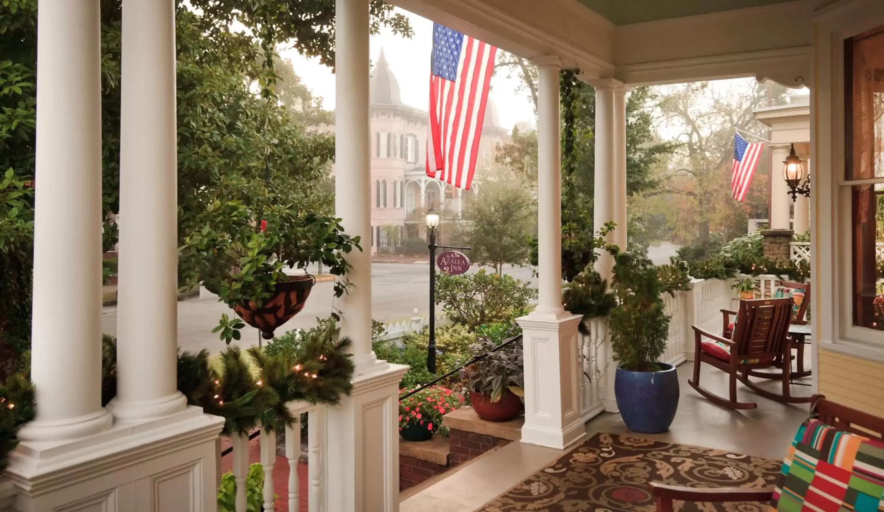 Facade/entrance in Azalea Inn and Villas