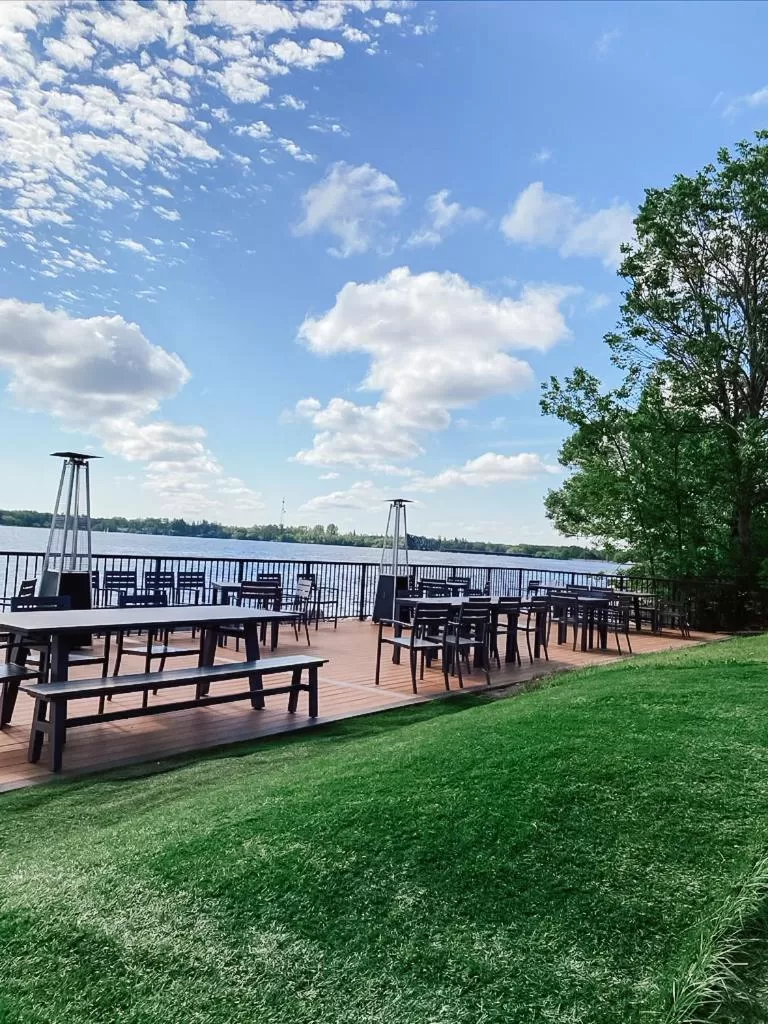 Patio in La Place Rendez-Vous Hotel