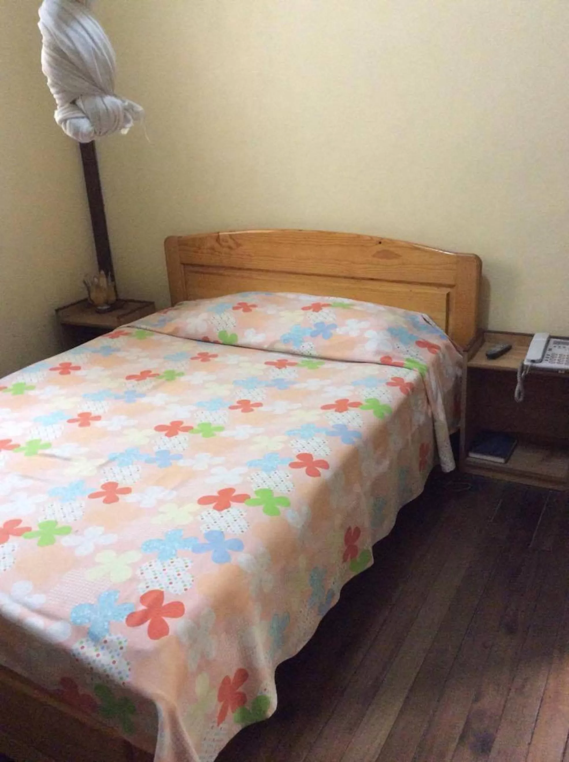 Shower, Bed in TANA-JACARANDA