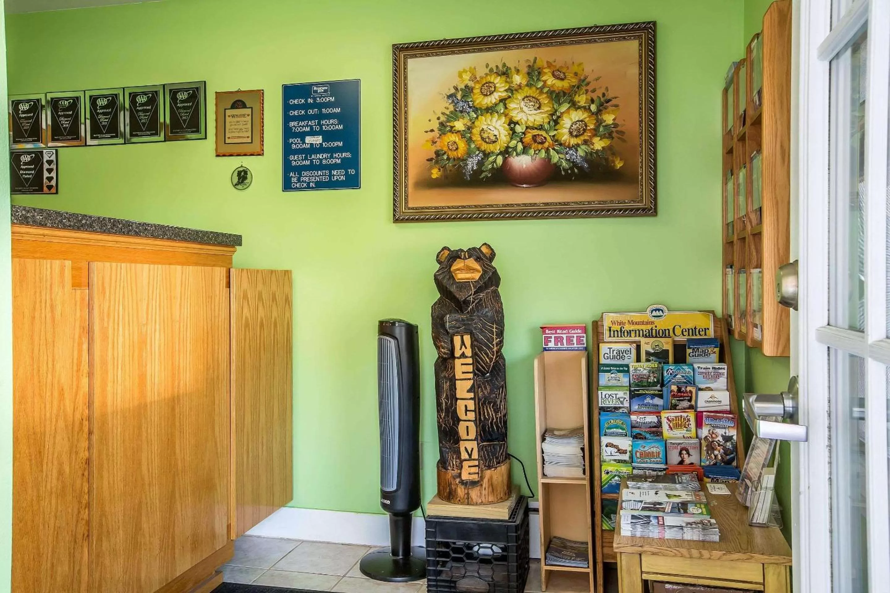 Lobby or reception in Rodeway Inn Lincoln I-93