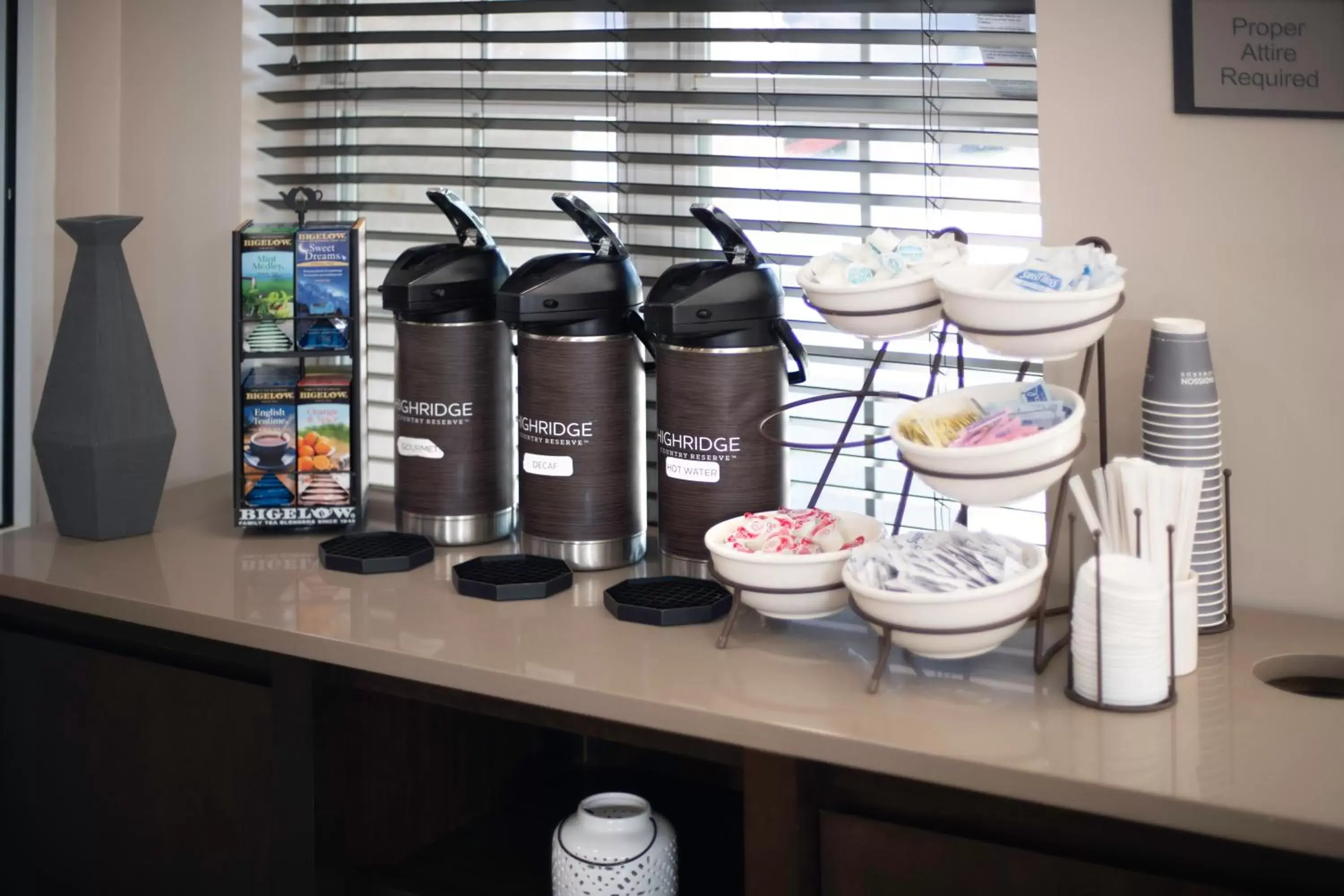 Coffee/tea facilities in Country Inn & Suites by Radisson, Stone Mountain, GA