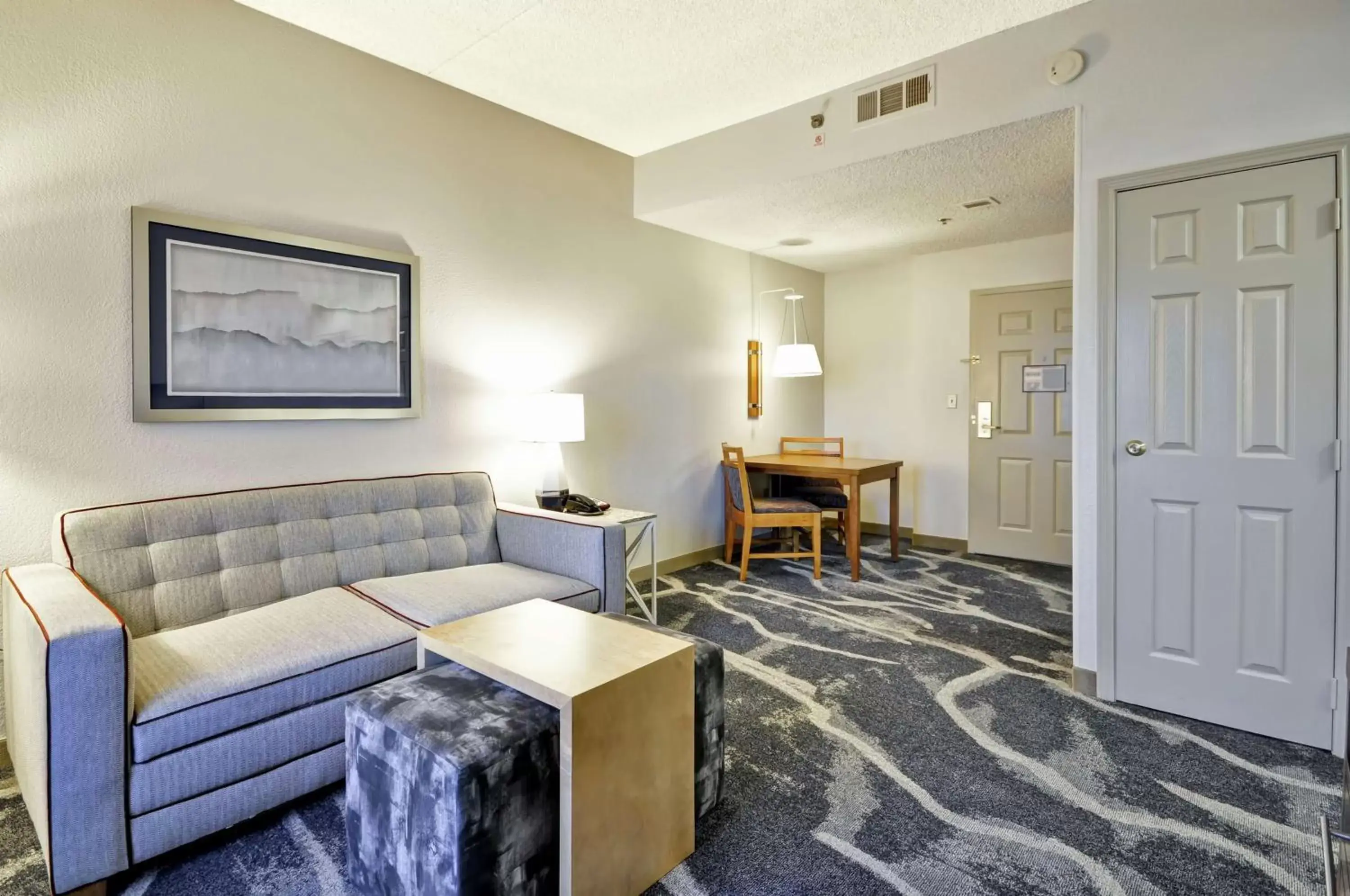 Bedroom, Seating Area in Homewood Suites by Hilton Phoenix-Biltmore