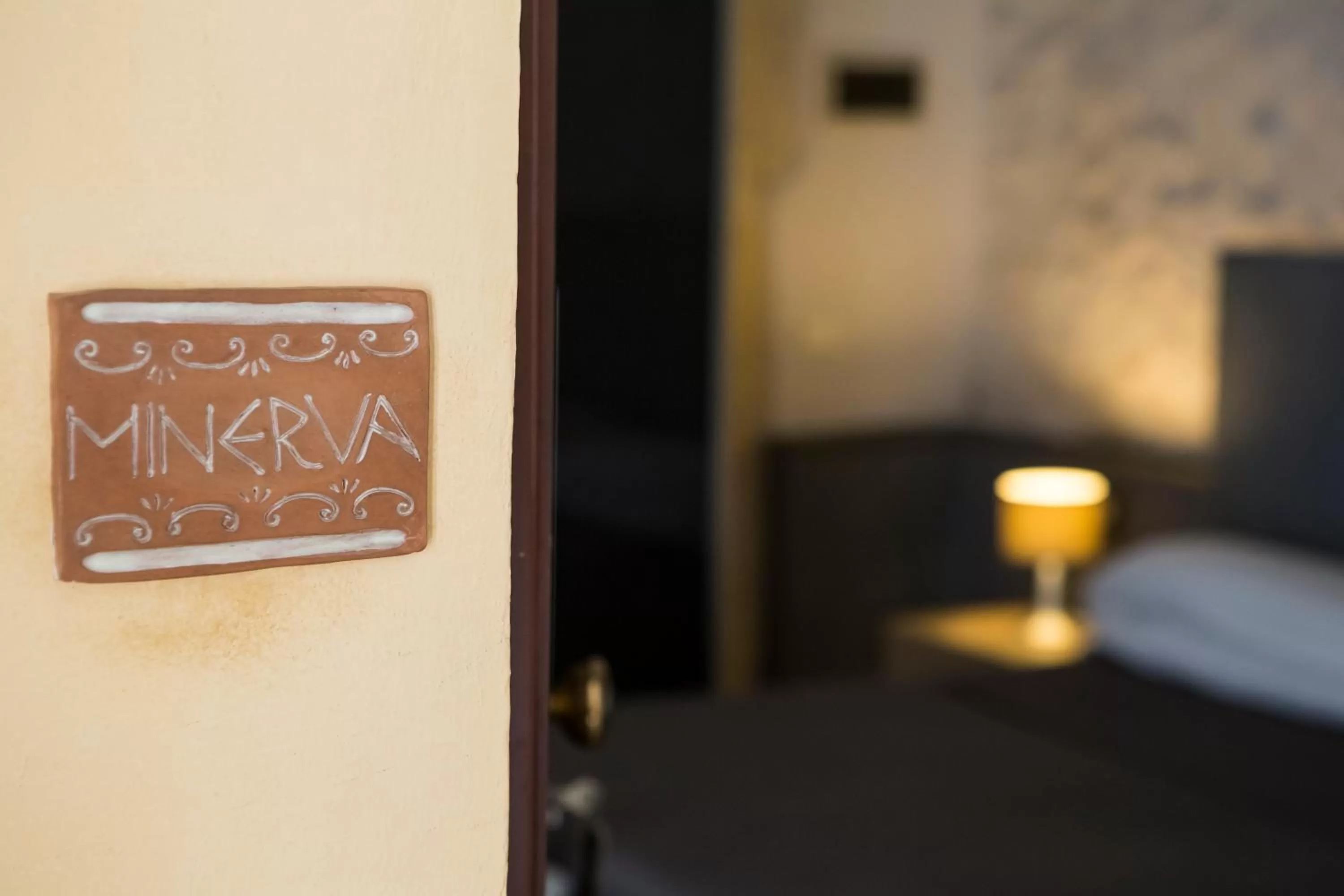 Decorative detail in Lakkios charming suites and rooms