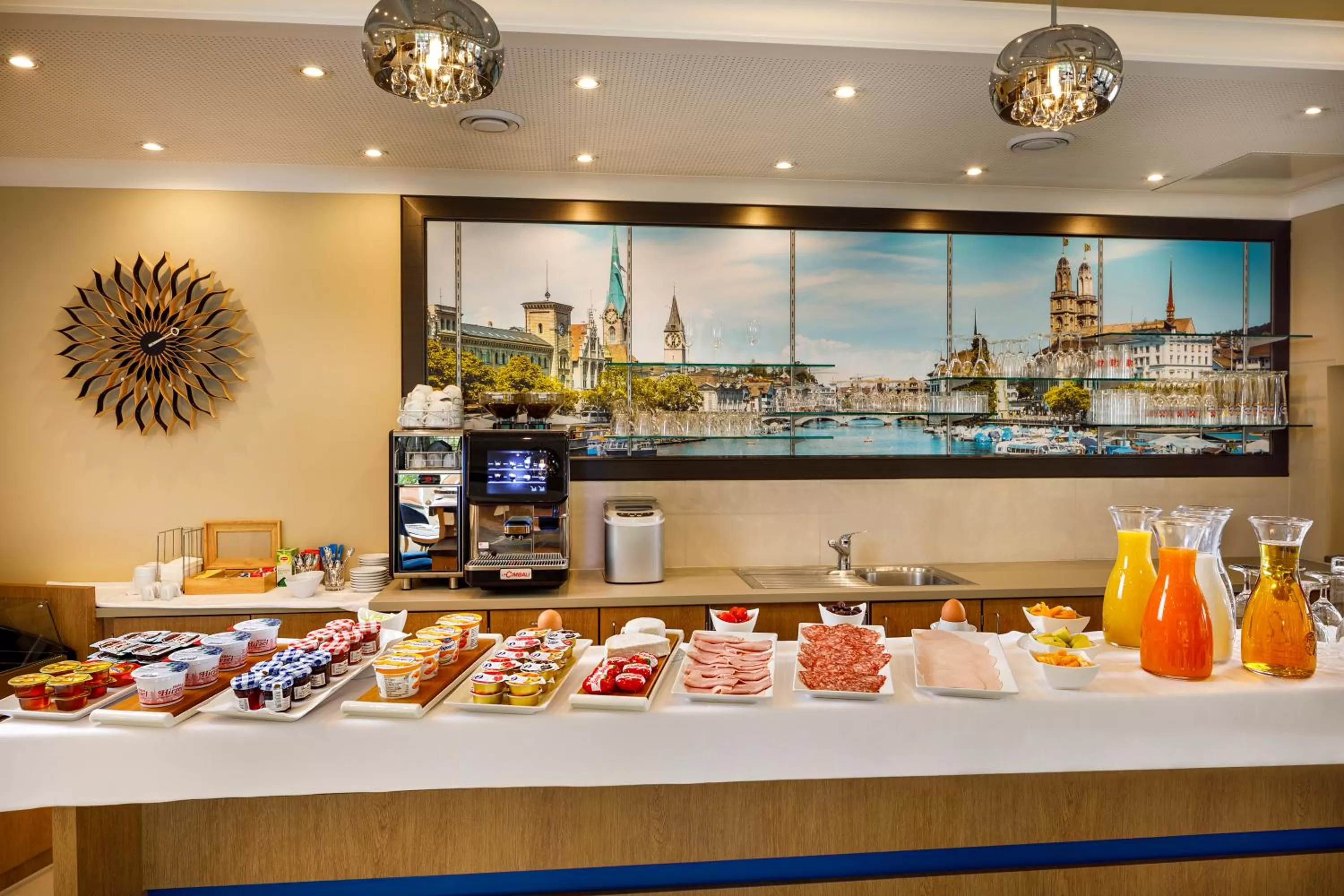 Breakfast in Hotel Tivoli