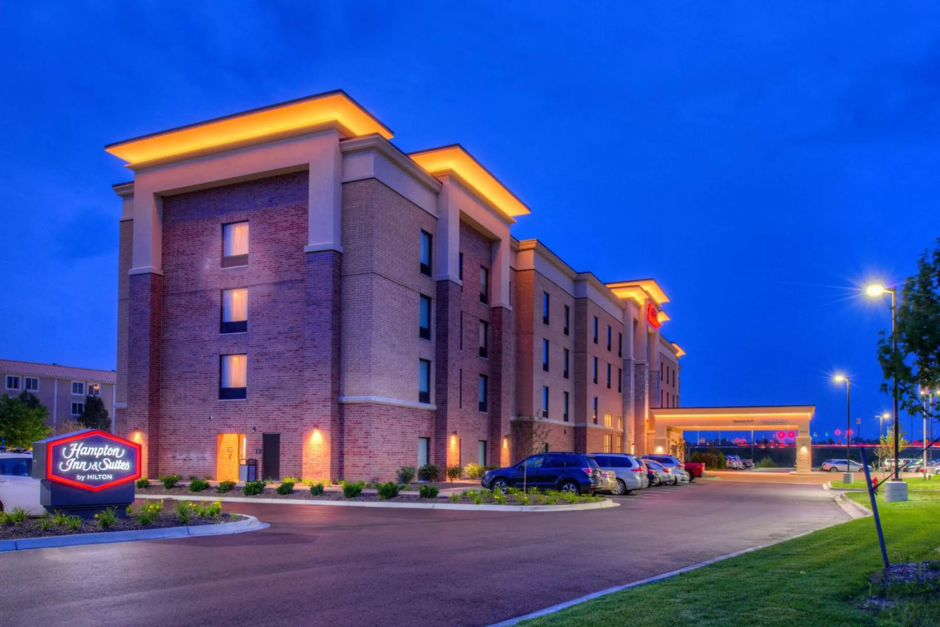 Property Building in Hampton Inn & Suites Wixom/Novi/Detroit, Mi