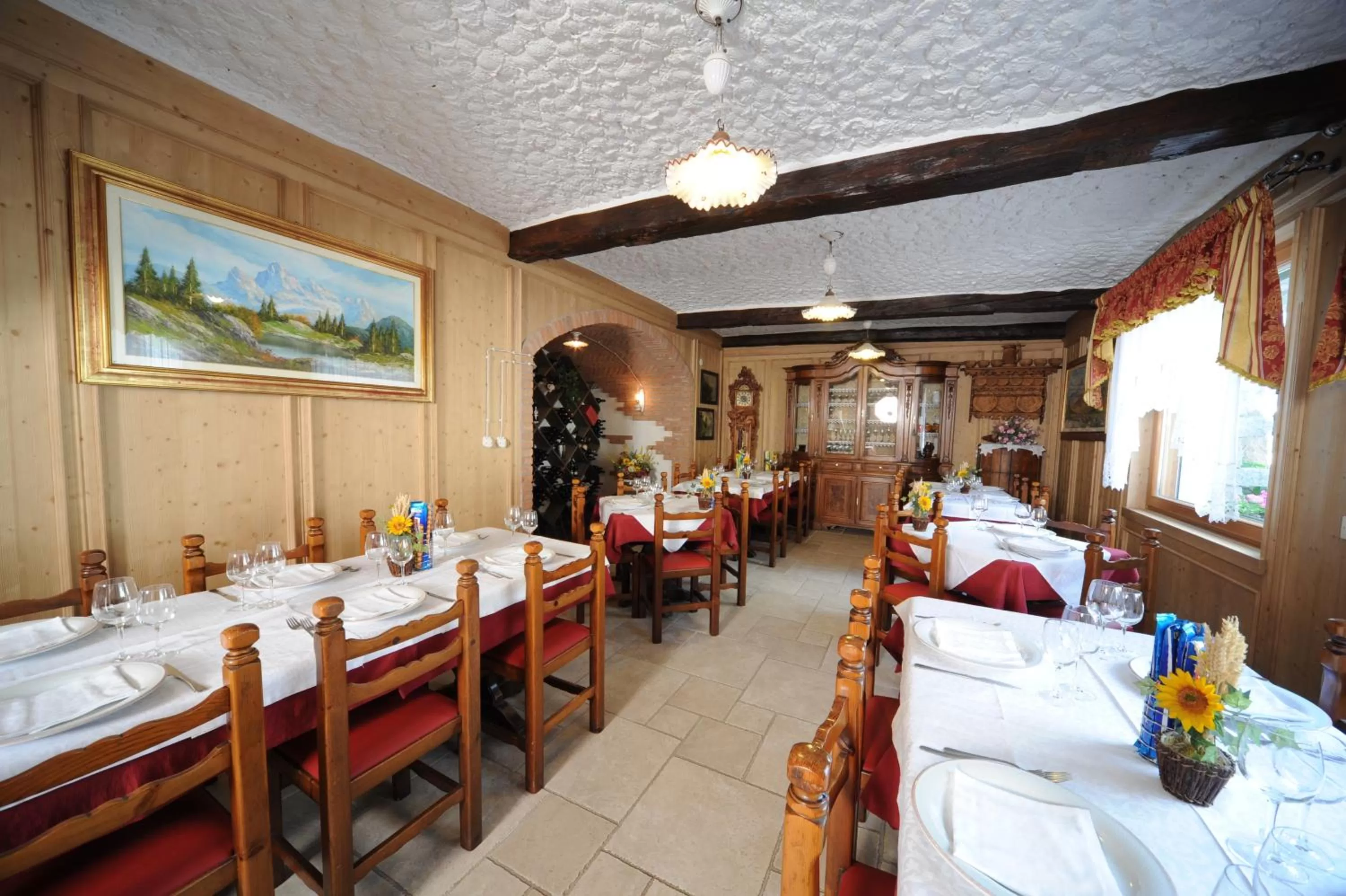 Restaurant/places to eat in Albergo Alpino