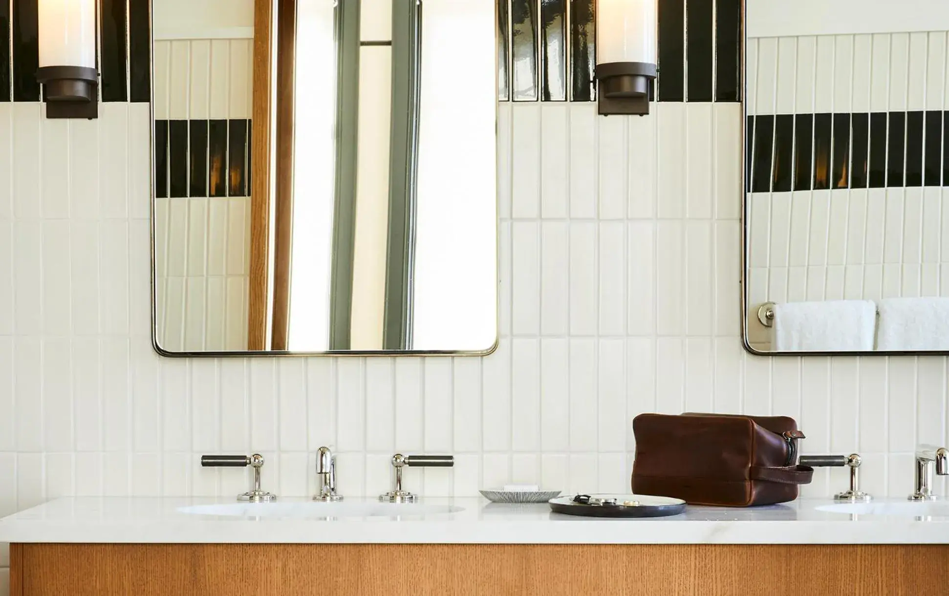 Bathroom, Kitchen/Kitchenette in Shinola Hotel