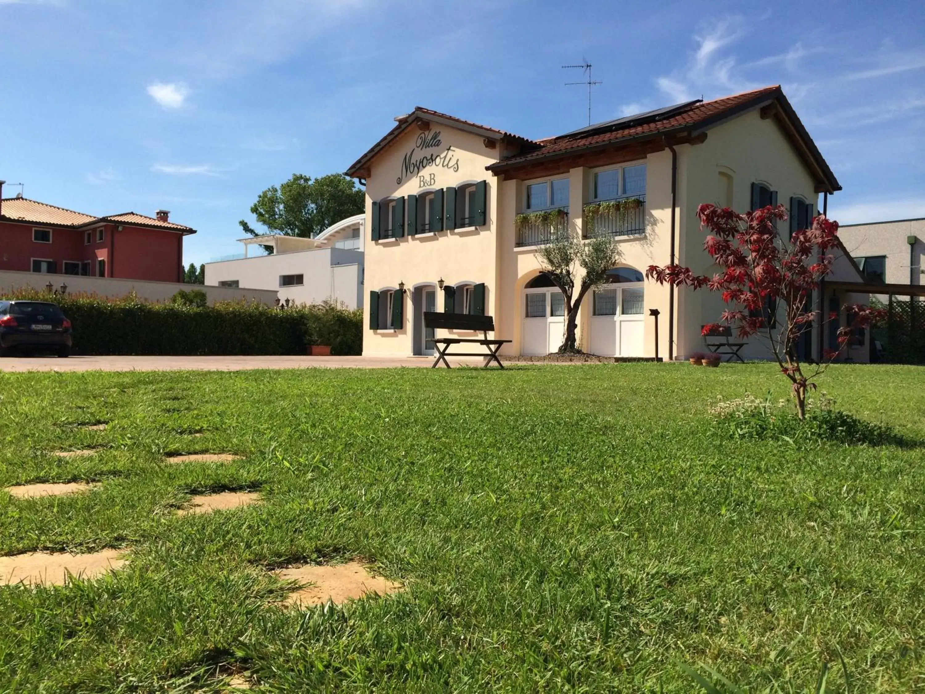 Facade/entrance, Property Building in Villa Myosotis