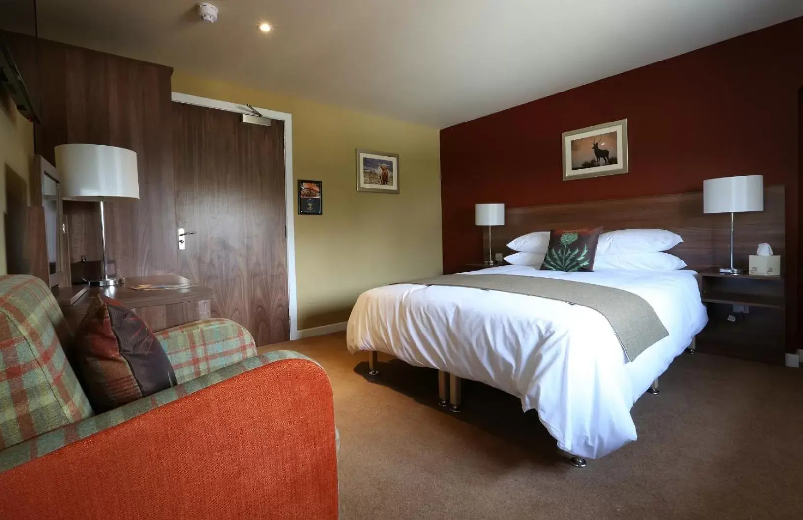 Bed, Room Photo in Newburgh Inn