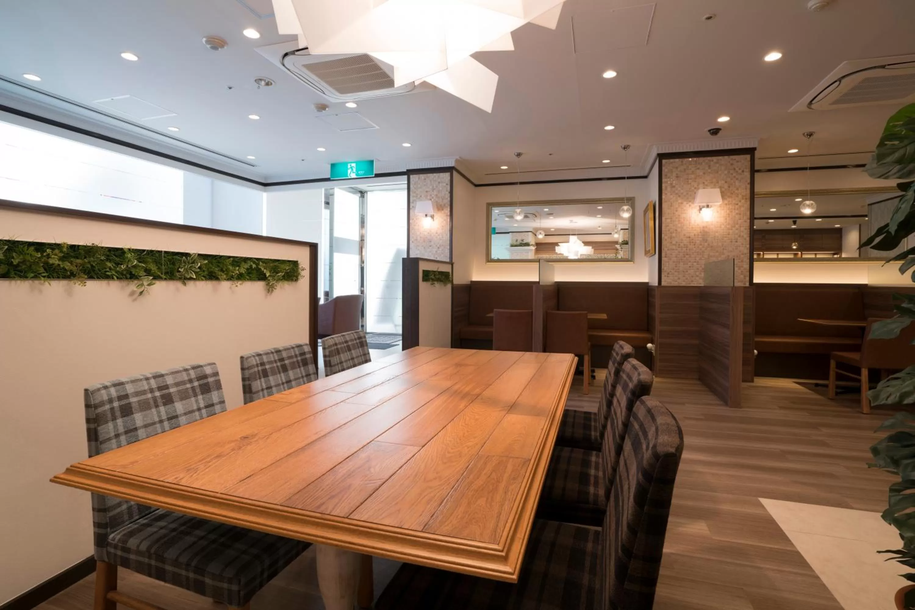 Communal lounge/ TV room in Hotel Alps